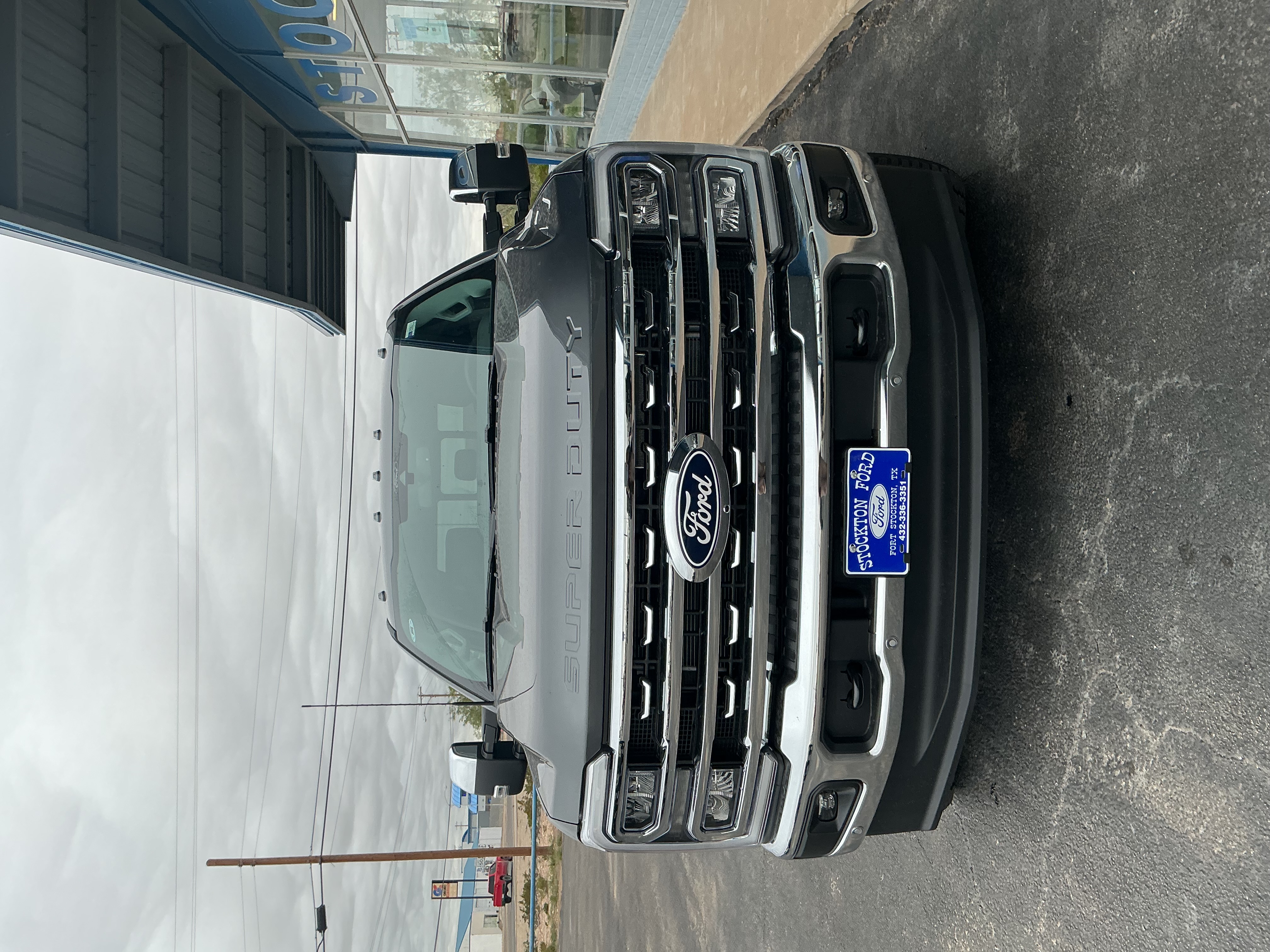 2027 Ford F-350 Super Duty Lariat