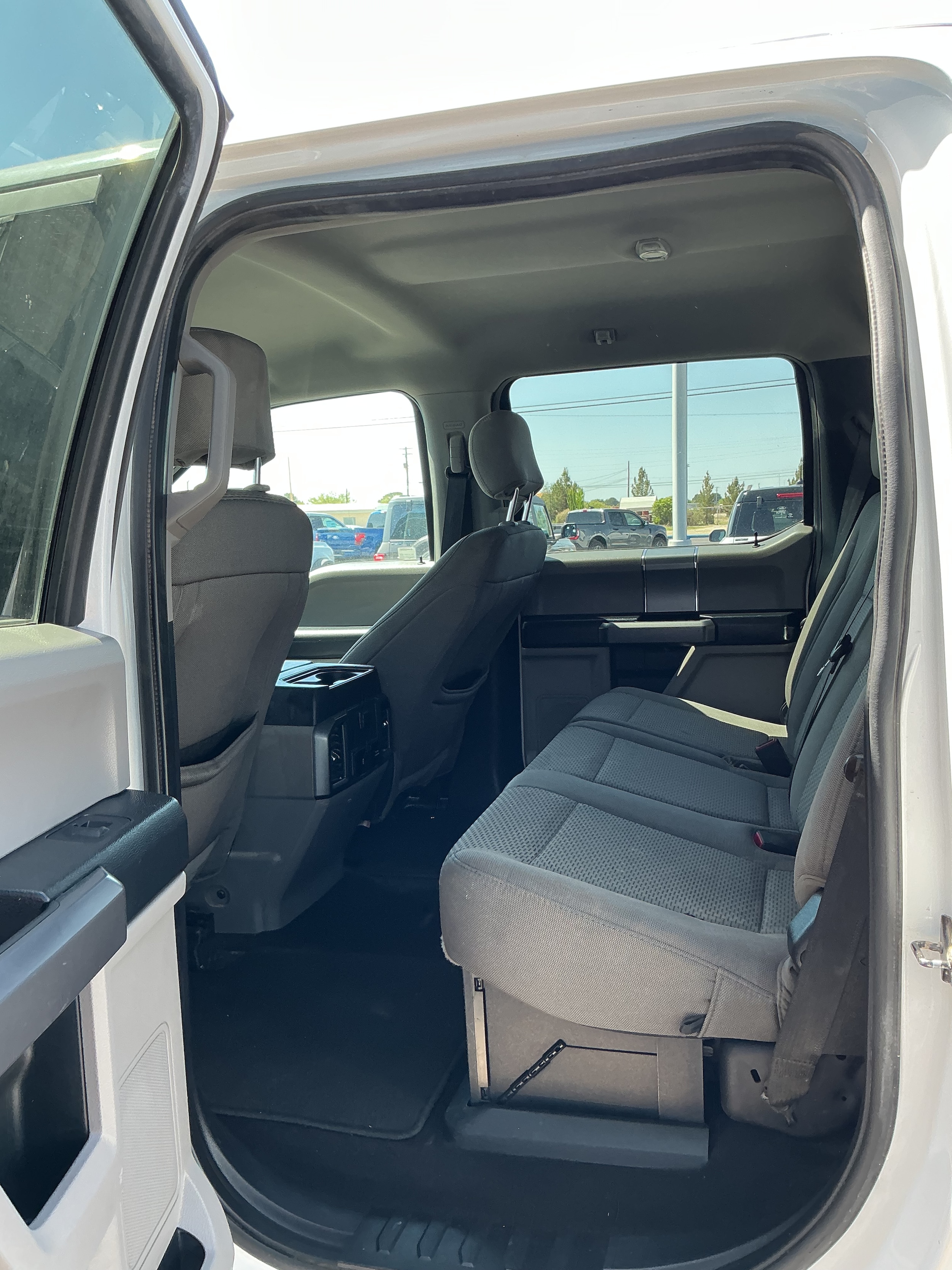 2020 Ford F-350 Super Duty XLT - Photo 9
