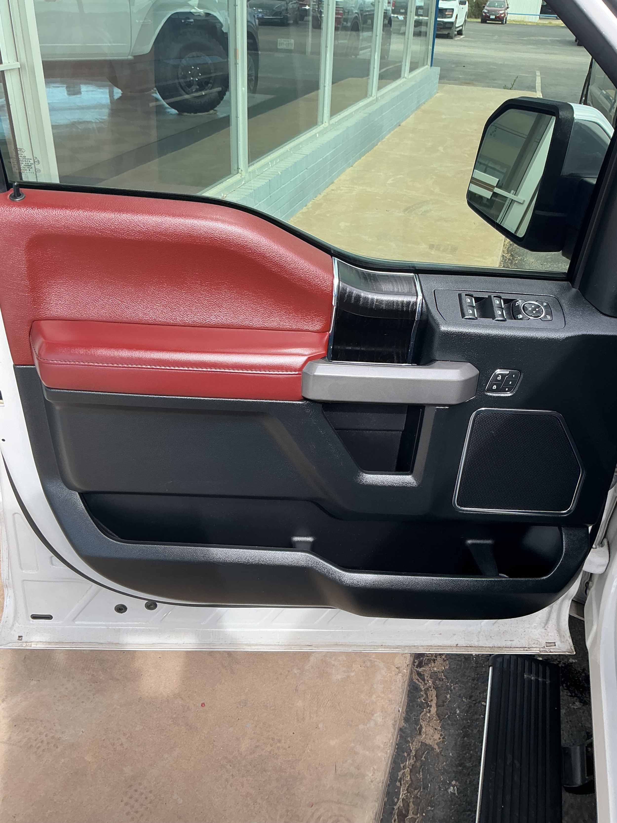 2019 Ford F-150 Platinum - Photo 6