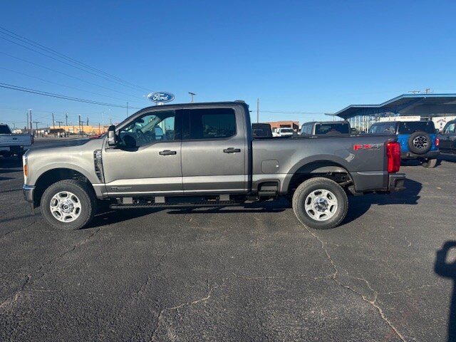 2025 Ford F-250 XLT photo 3