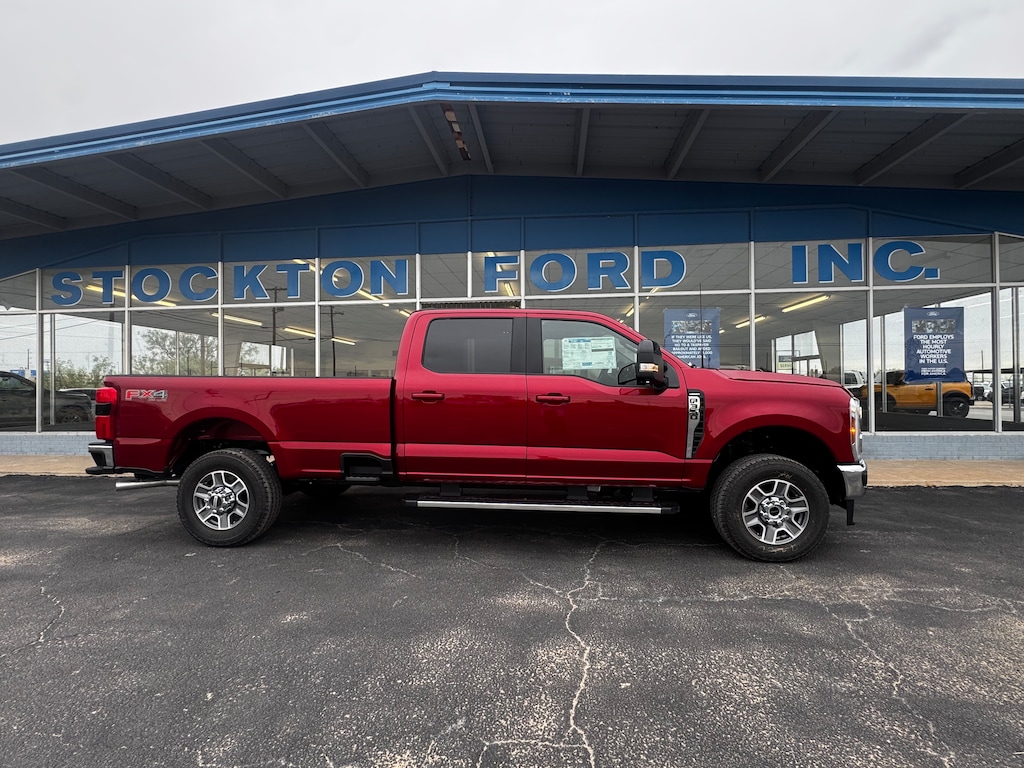 New 2026 Ford F-350 LARIAT Truck Crew Cab