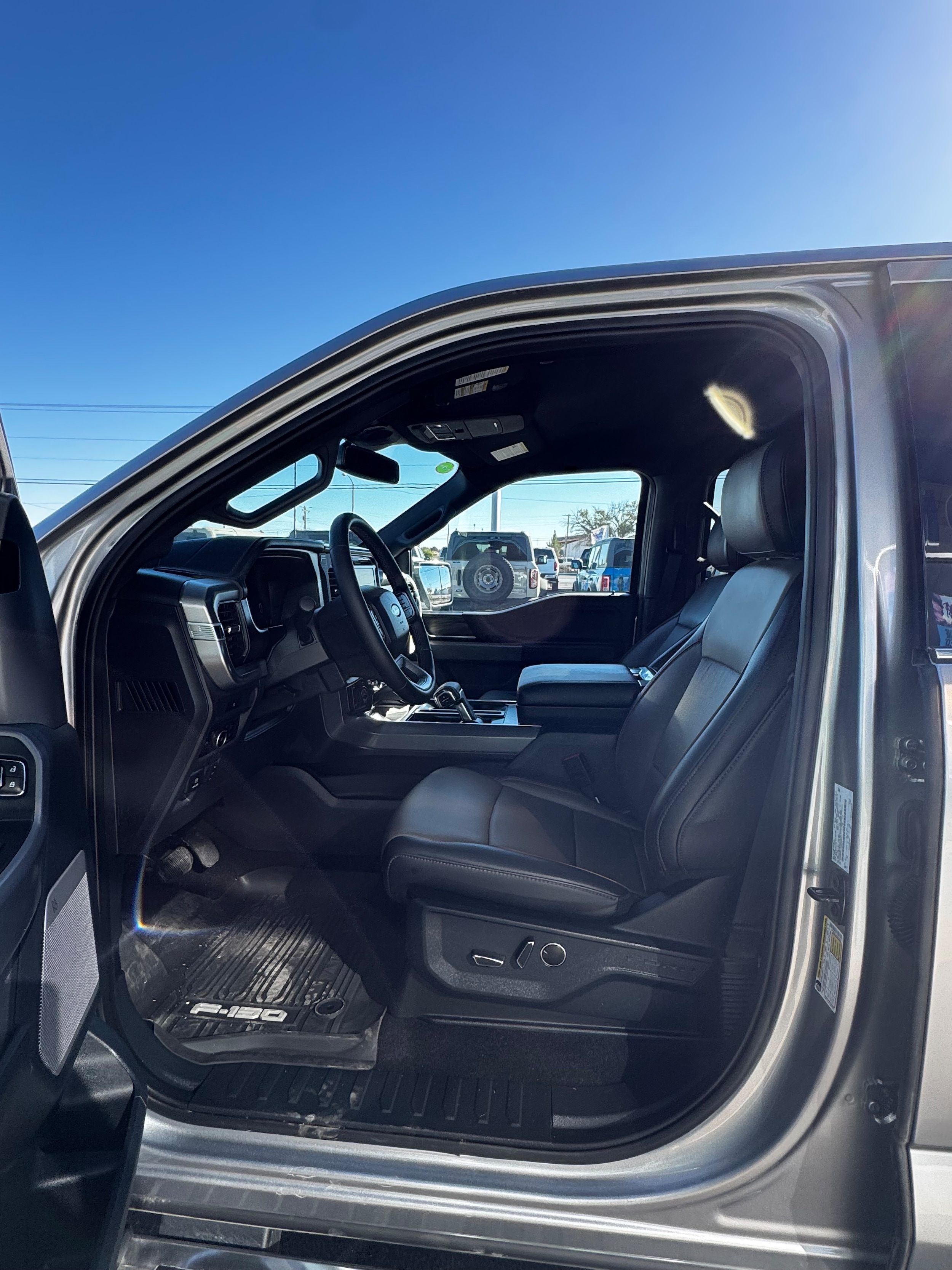 2025 Ford F-150 Lariat - Photo 6