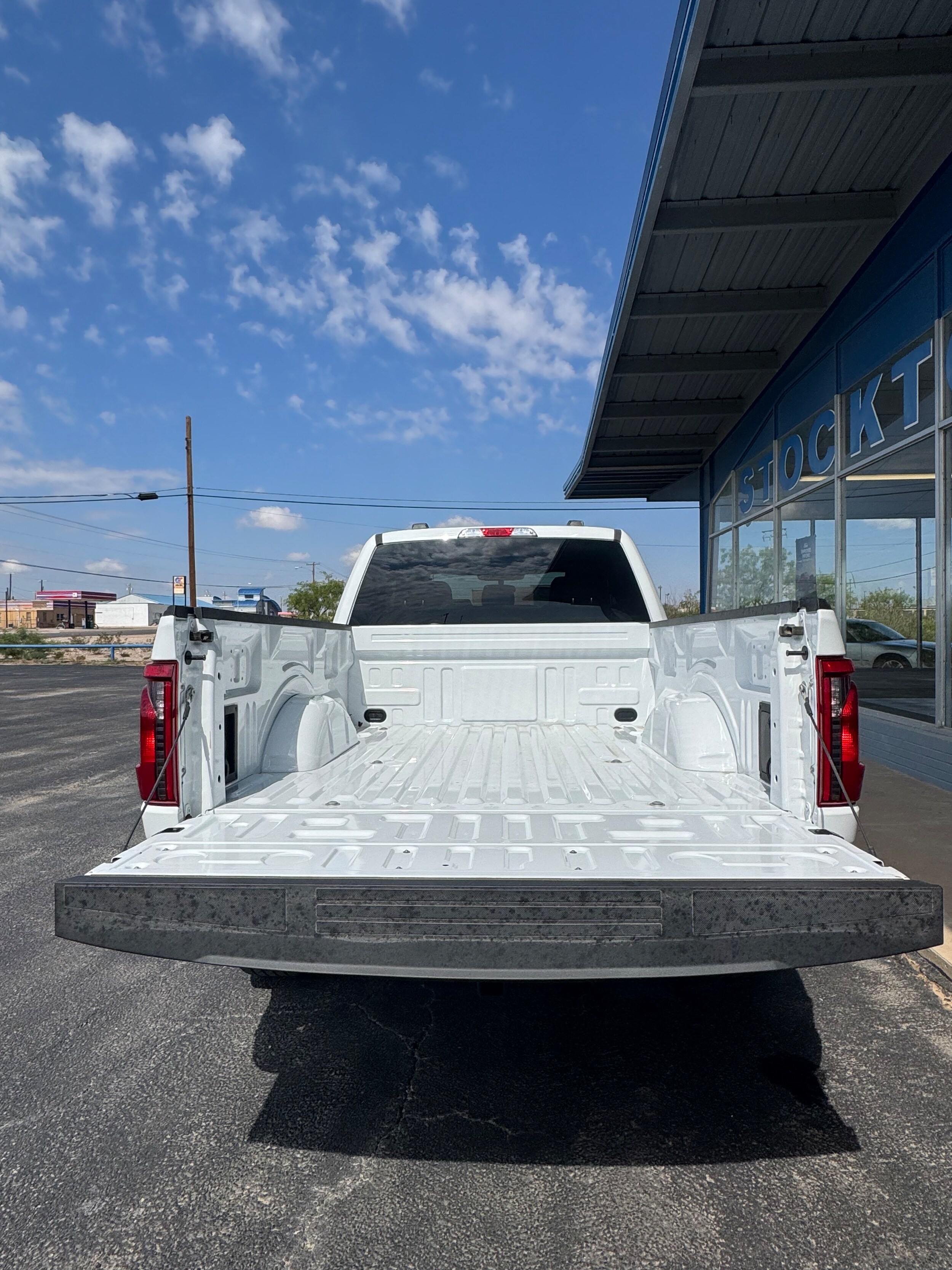 2025 Ford F-150 STX photo 4