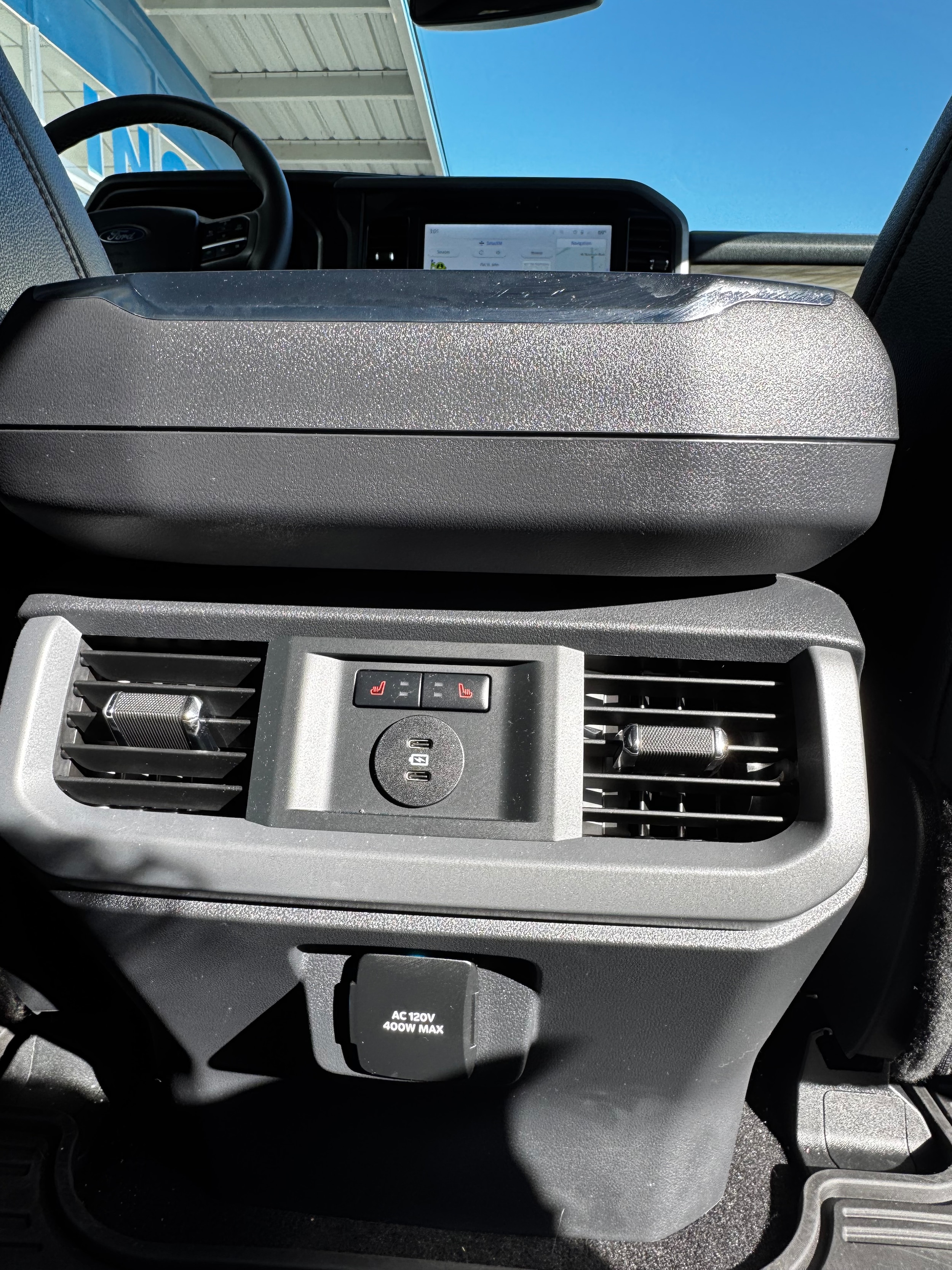 2025 Ford F-150 Lariat - Photo 10