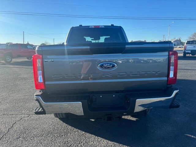 2025 Ford F-250 XLT photo 4