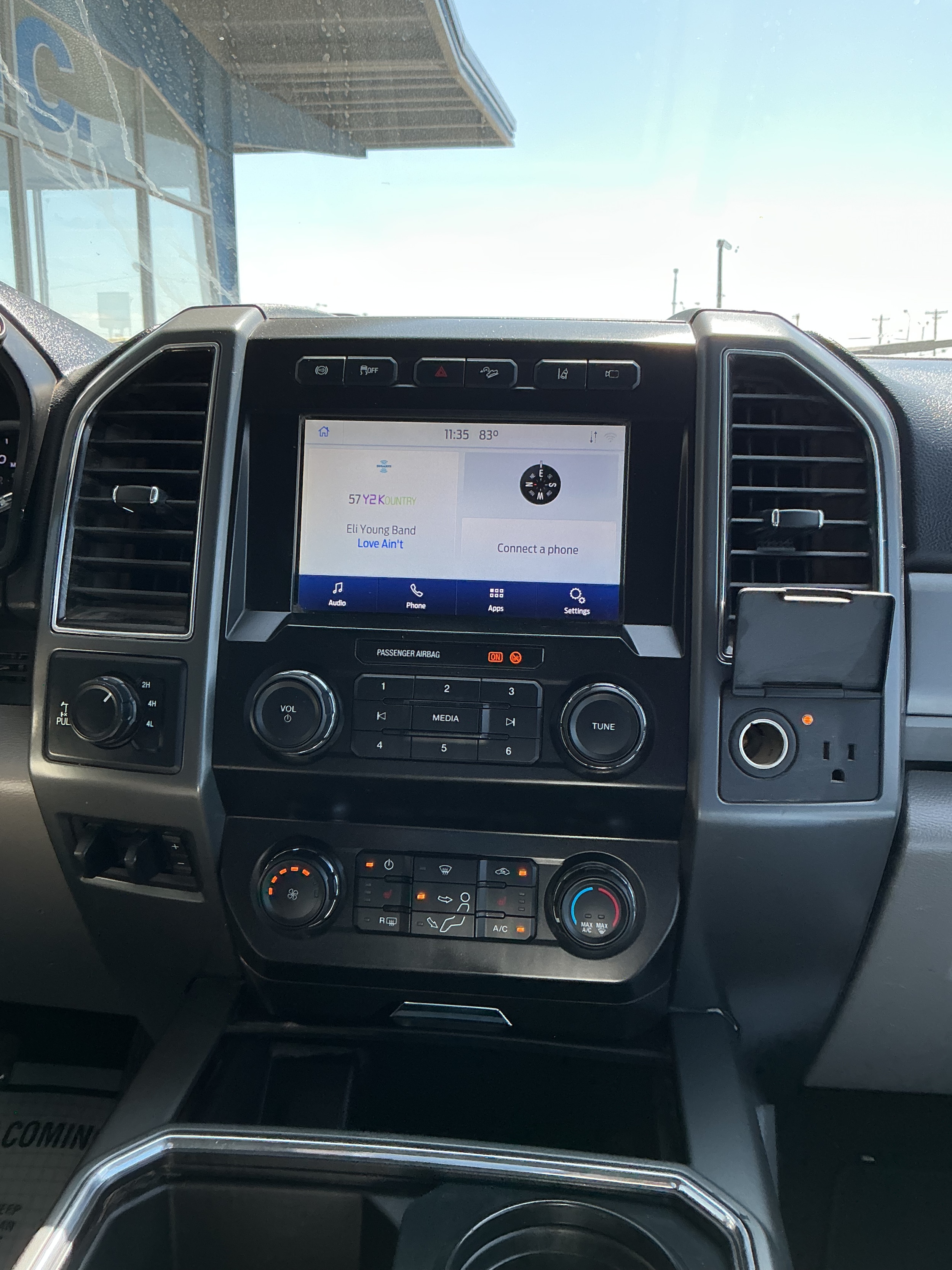 2020 Ford F-350 Super Duty XLT - Photo 17