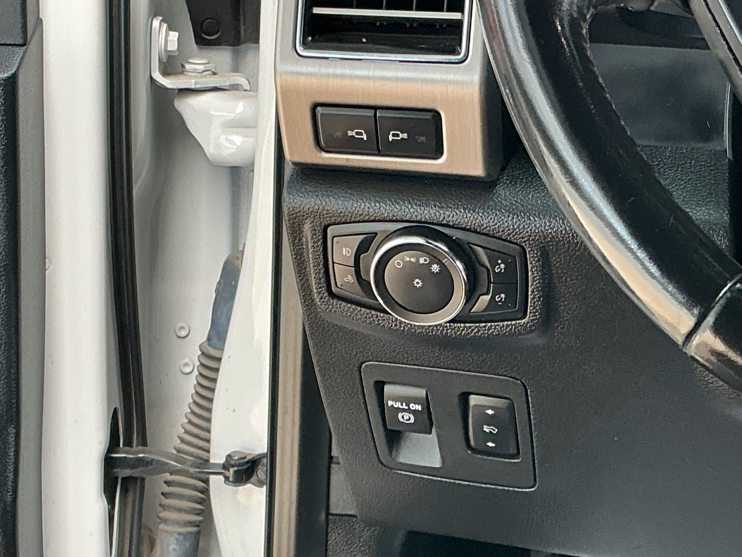 2019 Ford F-150 Platinum - Photo 16