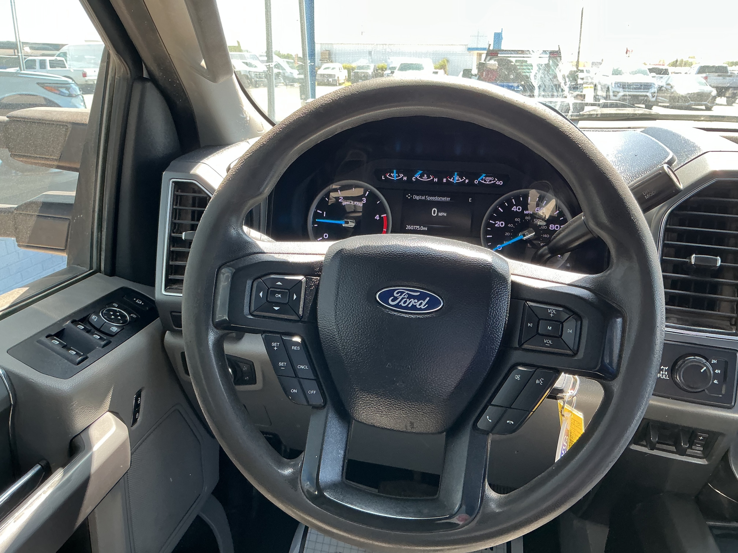 2020 Ford F-350 Super Duty XLT - Photo 15