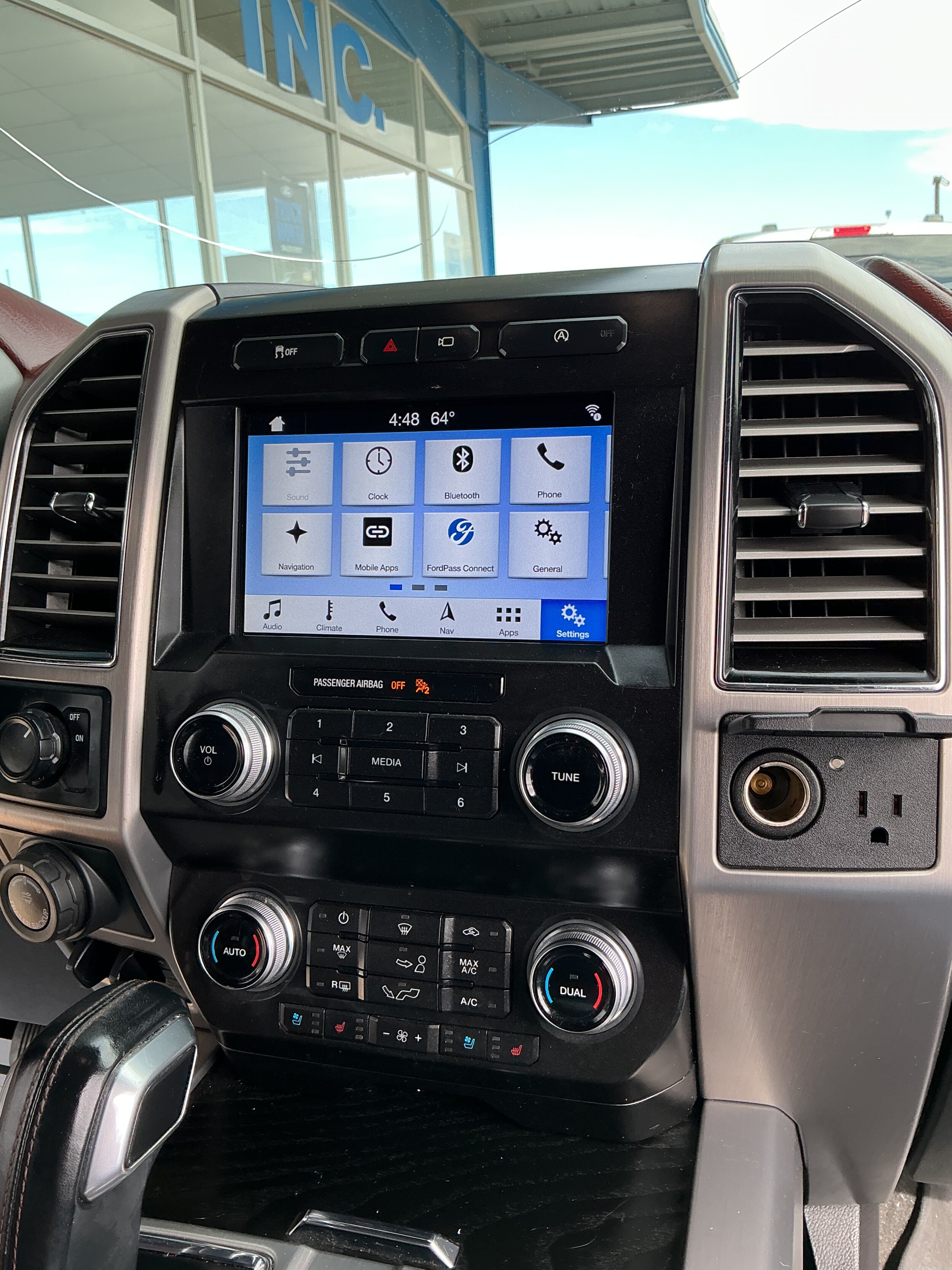 2019 Ford F-150 Platinum - Photo 19
