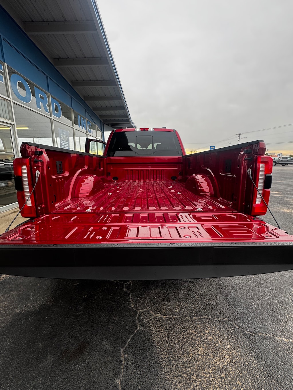 New 2026 Ford F-350 LARIAT Truck Crew Cab