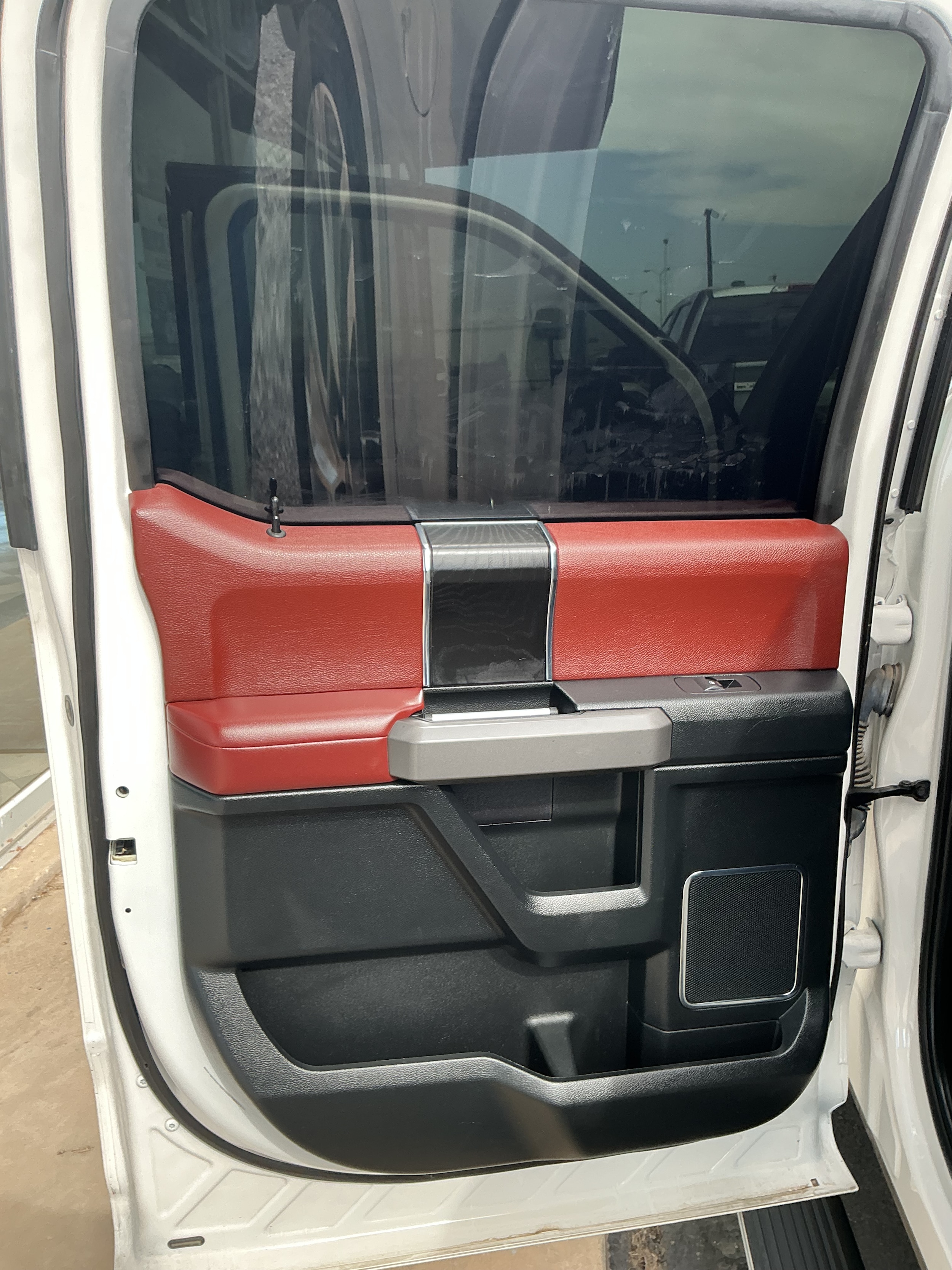 2019 Ford F-150 Platinum - Photo 8
