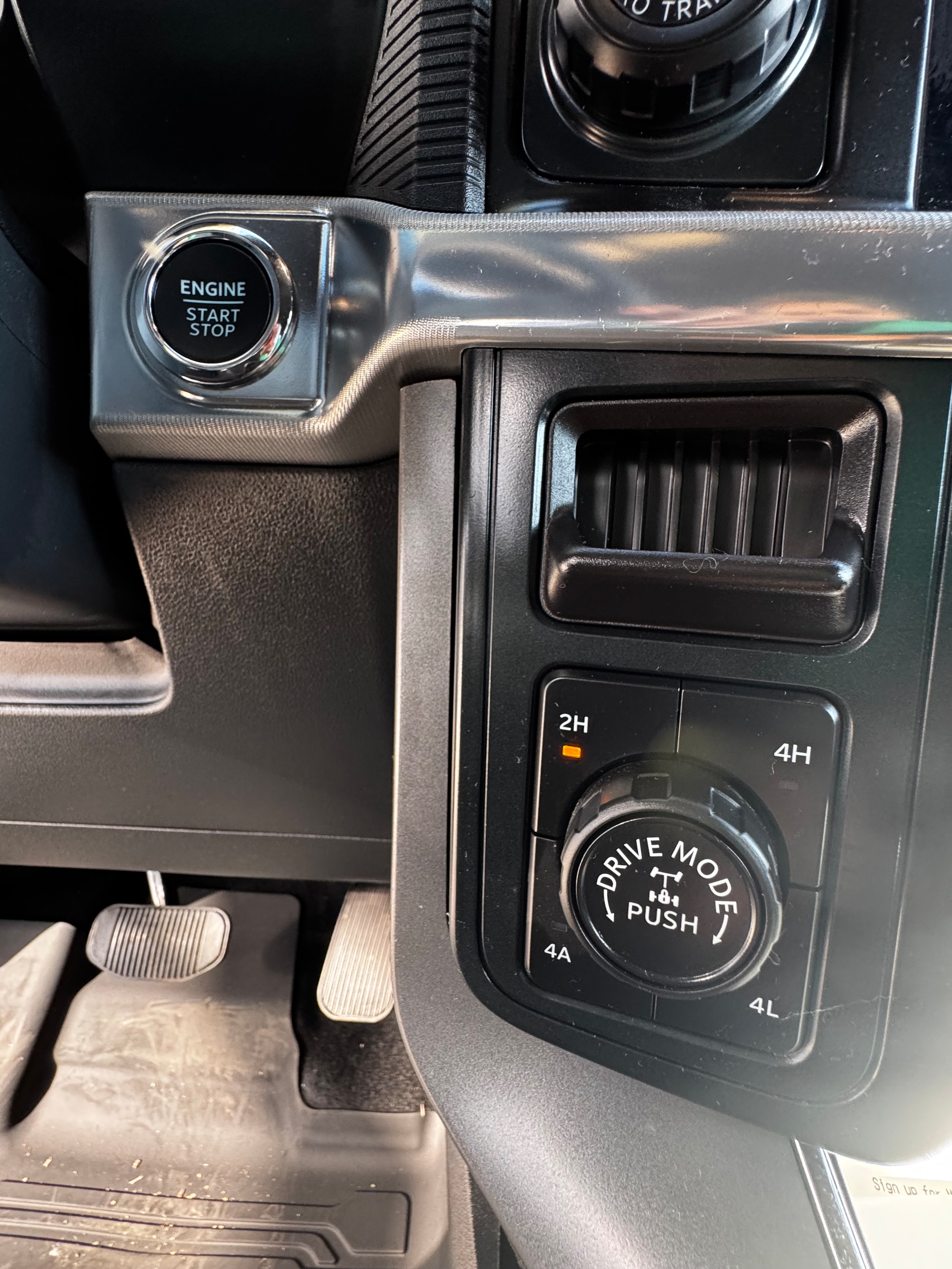 2025 Ford F-150 Lariat - Photo 19