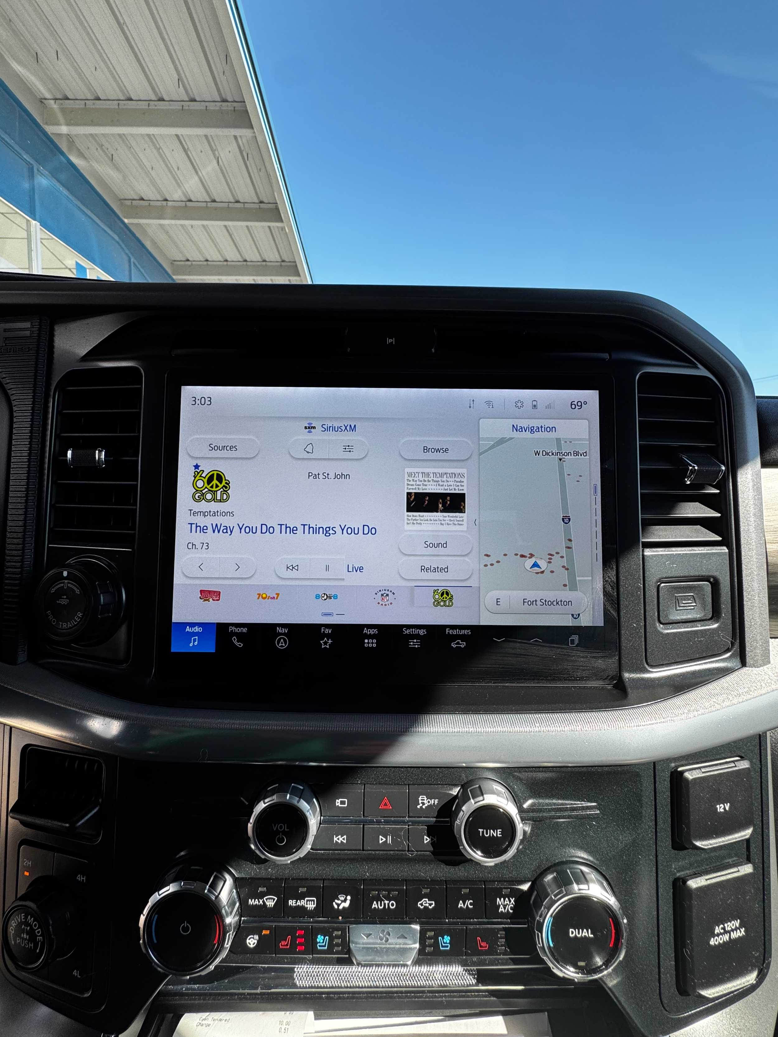 2025 Ford F-150 Lariat - Photo 17