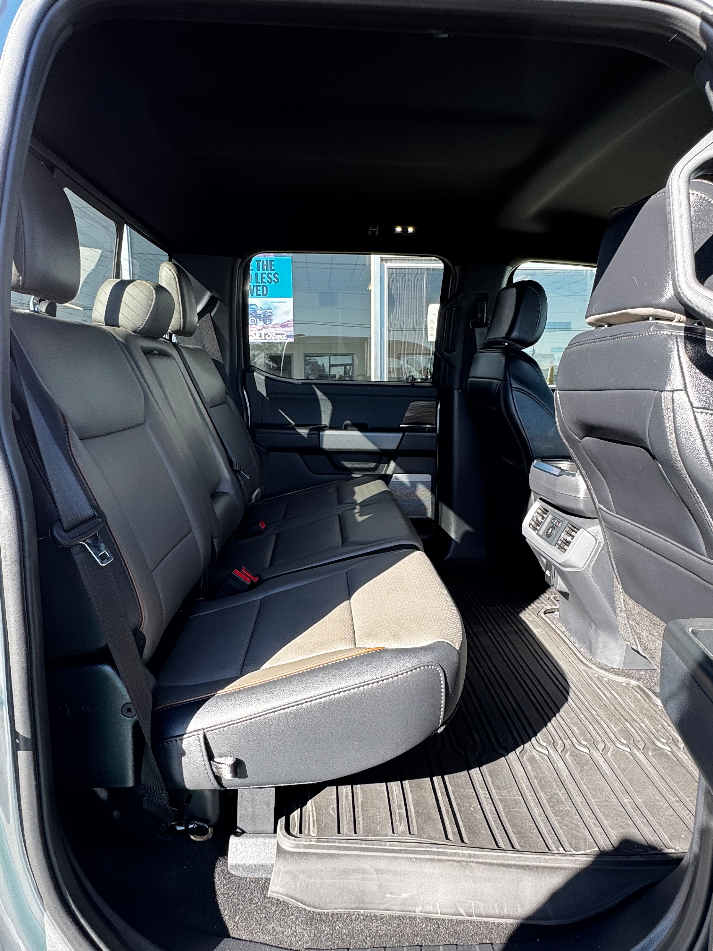 2025 Ford F-150 Lariat - Photo 8
