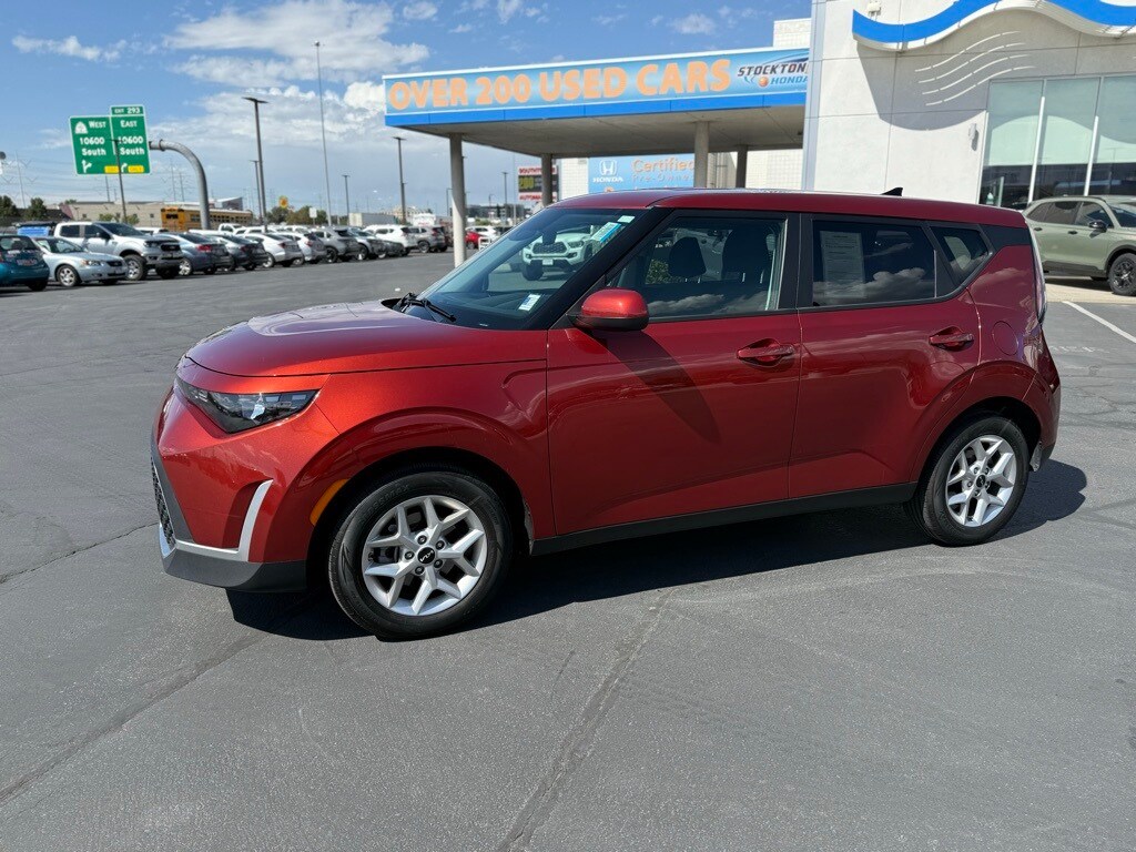 Used 2024 Kia Soul LX Hatchback