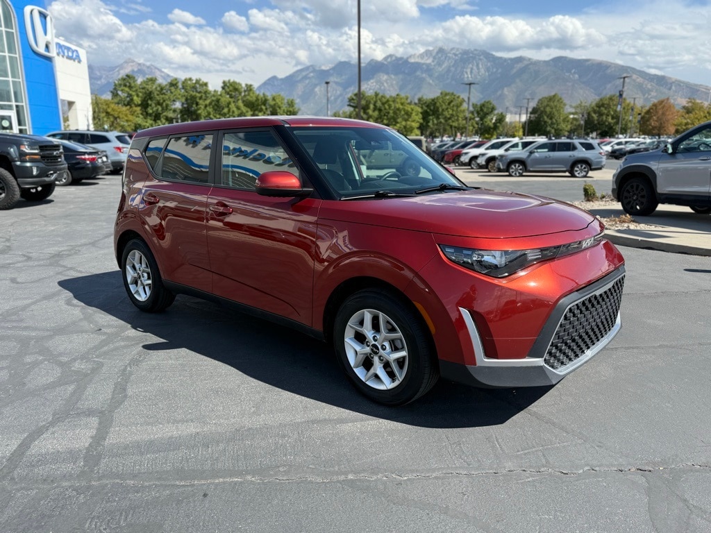 Used 2024 Kia Soul LX Hatchback