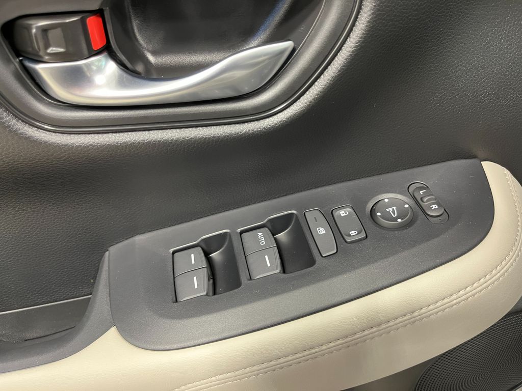 2026 Honda HR-V LX - Photo 13