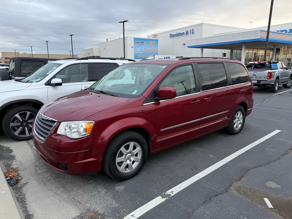 2010 Chrysler Town & Country Touring Plus