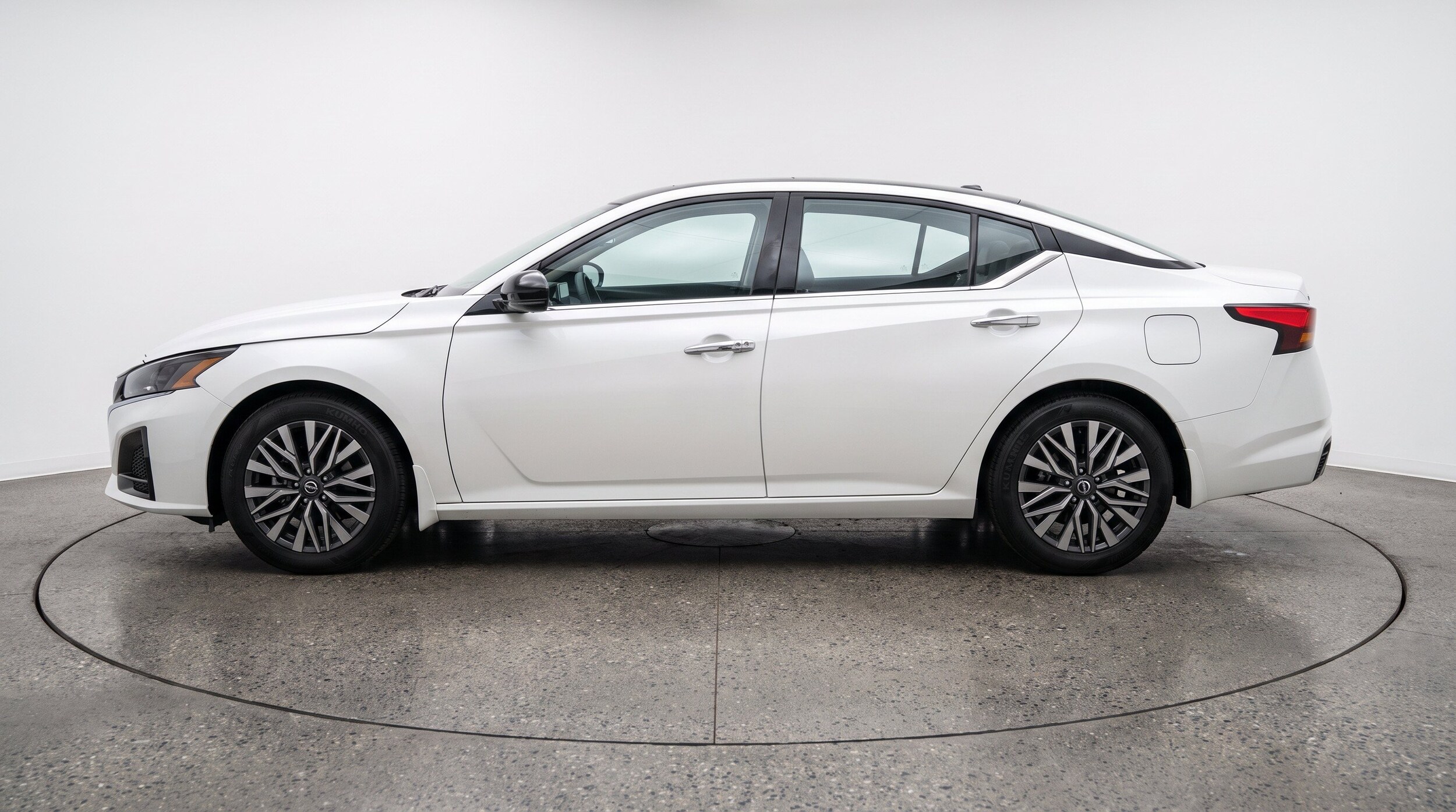 Thumbnail: 2025 Nissan Altima - 5