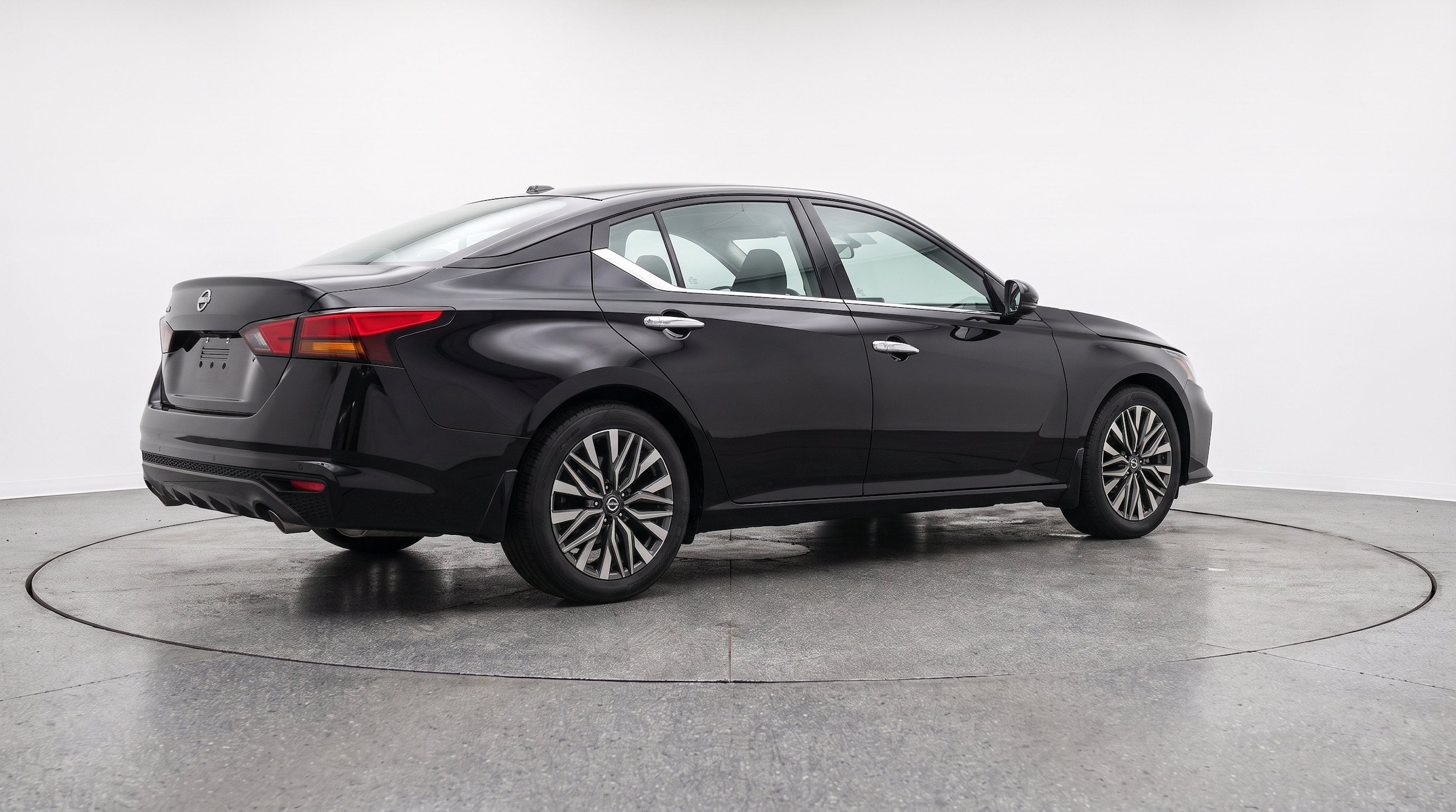 Thumbnail: 2025 Nissan Altima - 9