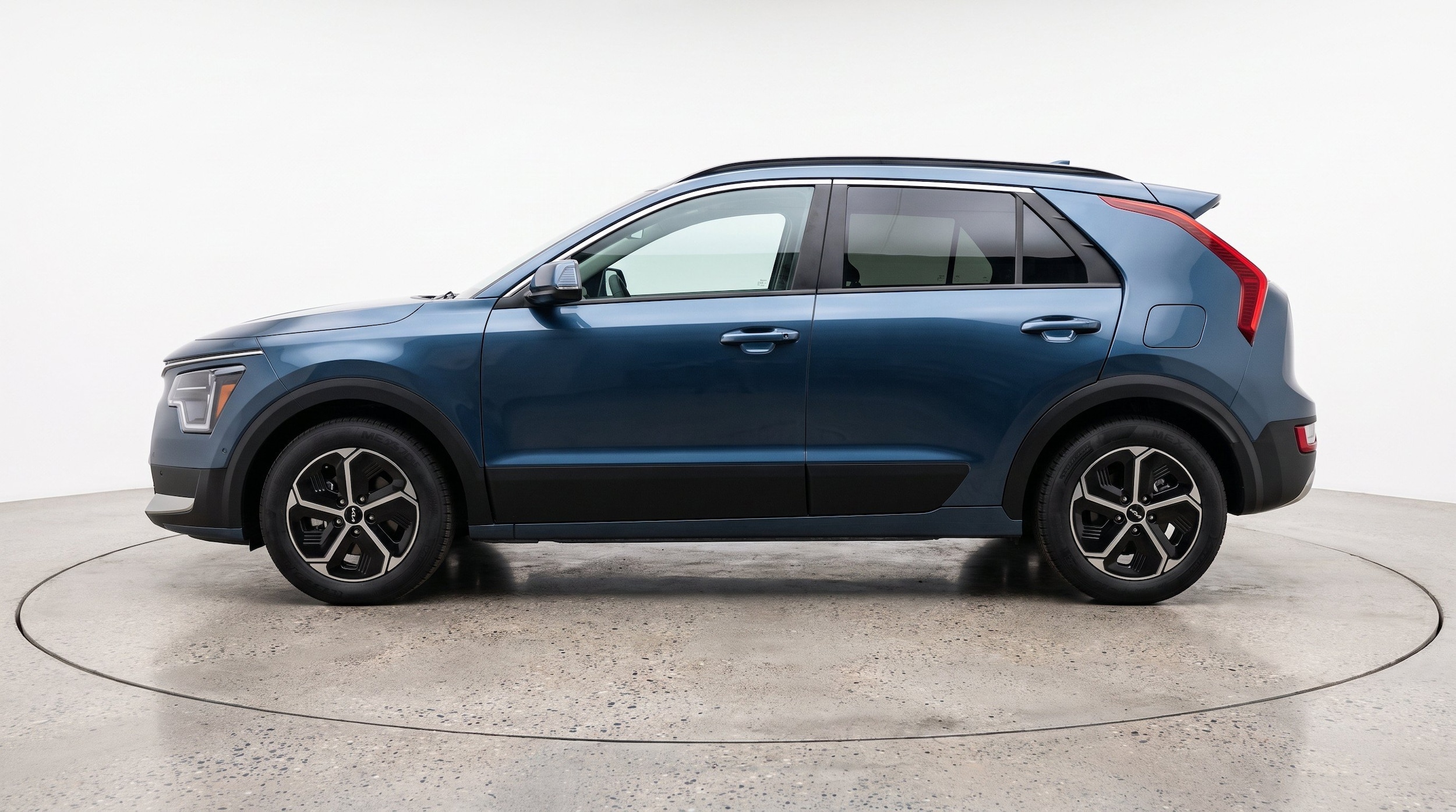 Thumbnail: 2026 Kia Niro - 5