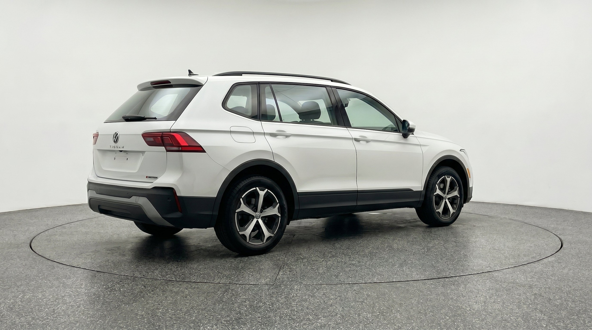 Thumbnail: 2026 Volkswagen Tiguan - 9