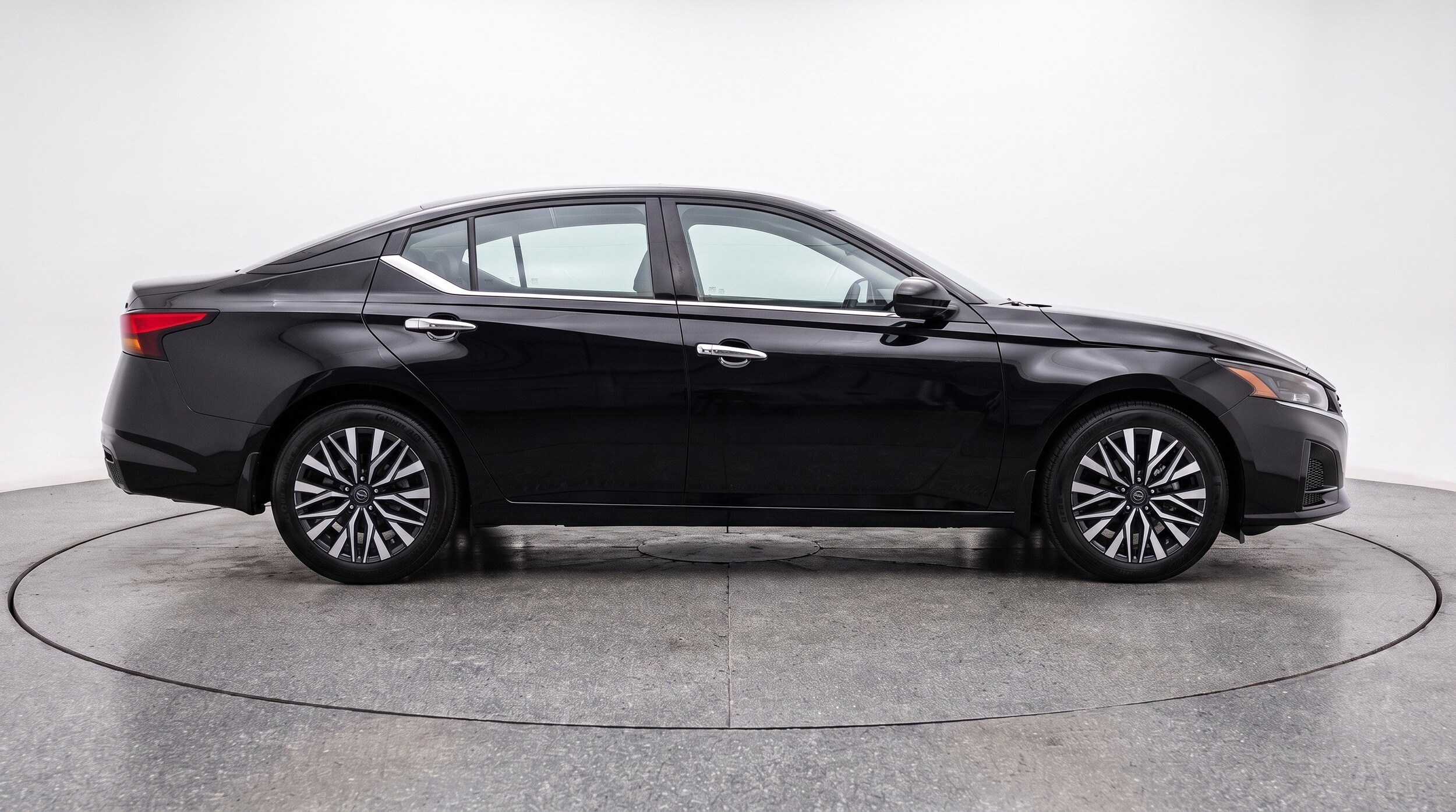 Thumbnail: 2025 Nissan Altima - 10