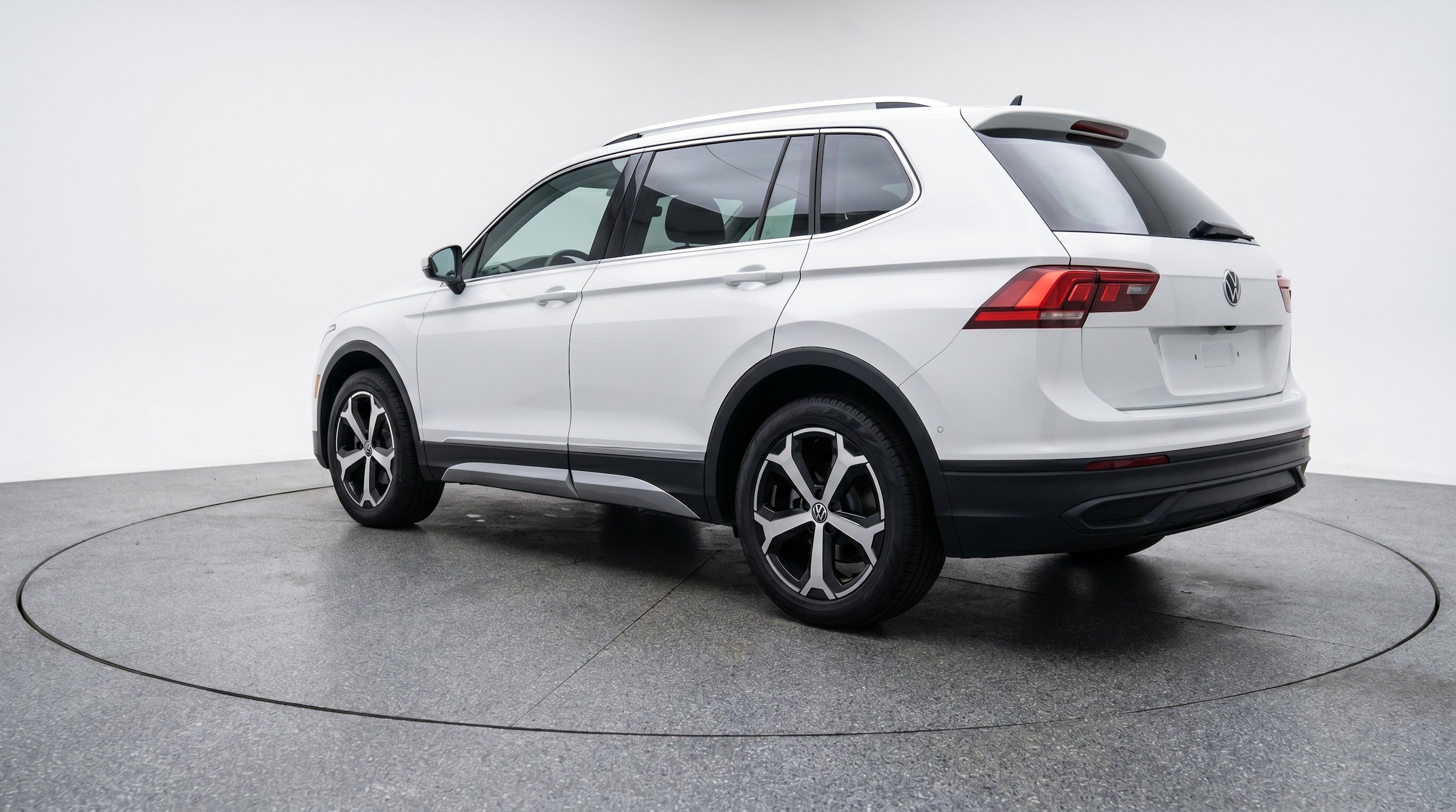 Thumbnail: 2026 Volkswagen Tiguan - 6