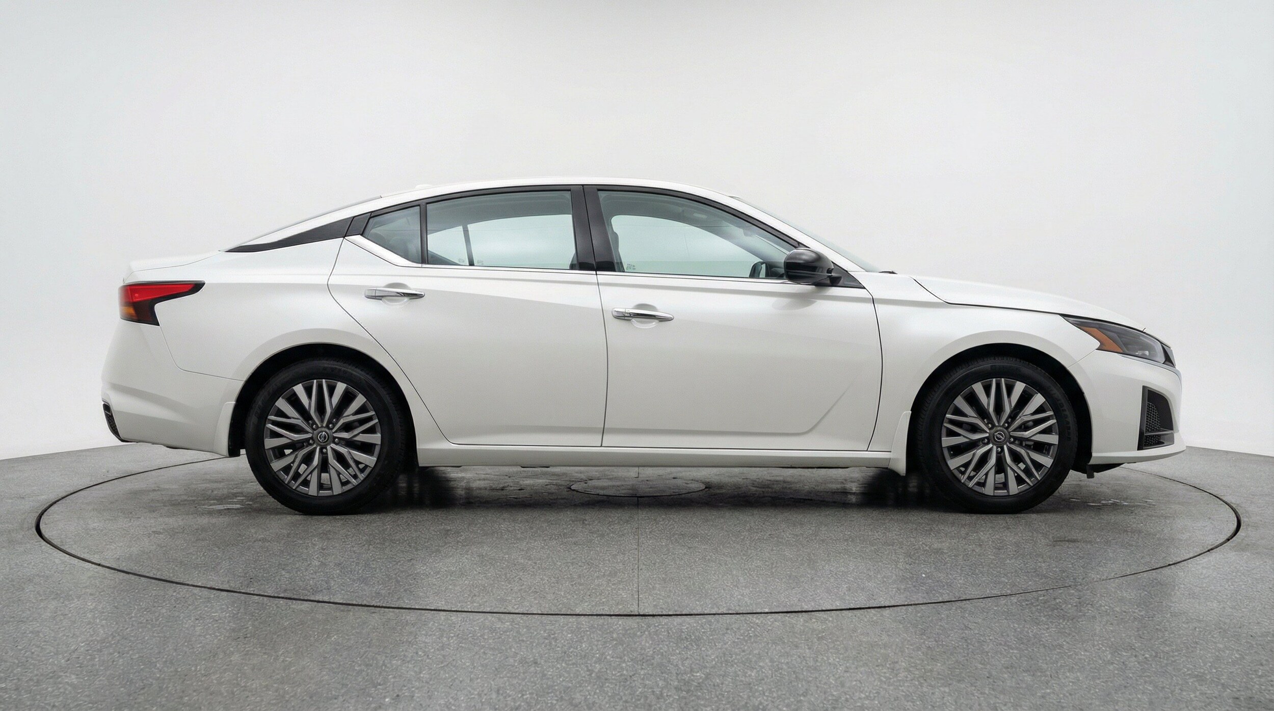 Thumbnail: 2025 Nissan Altima - 10