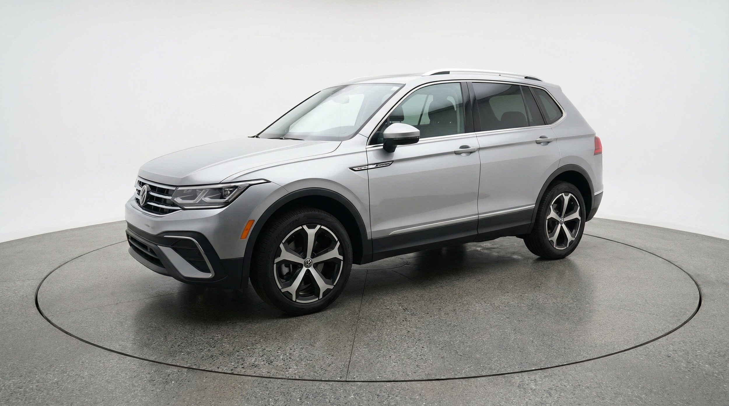 Thumbnail: 2026 Volkswagen Tiguan - 3