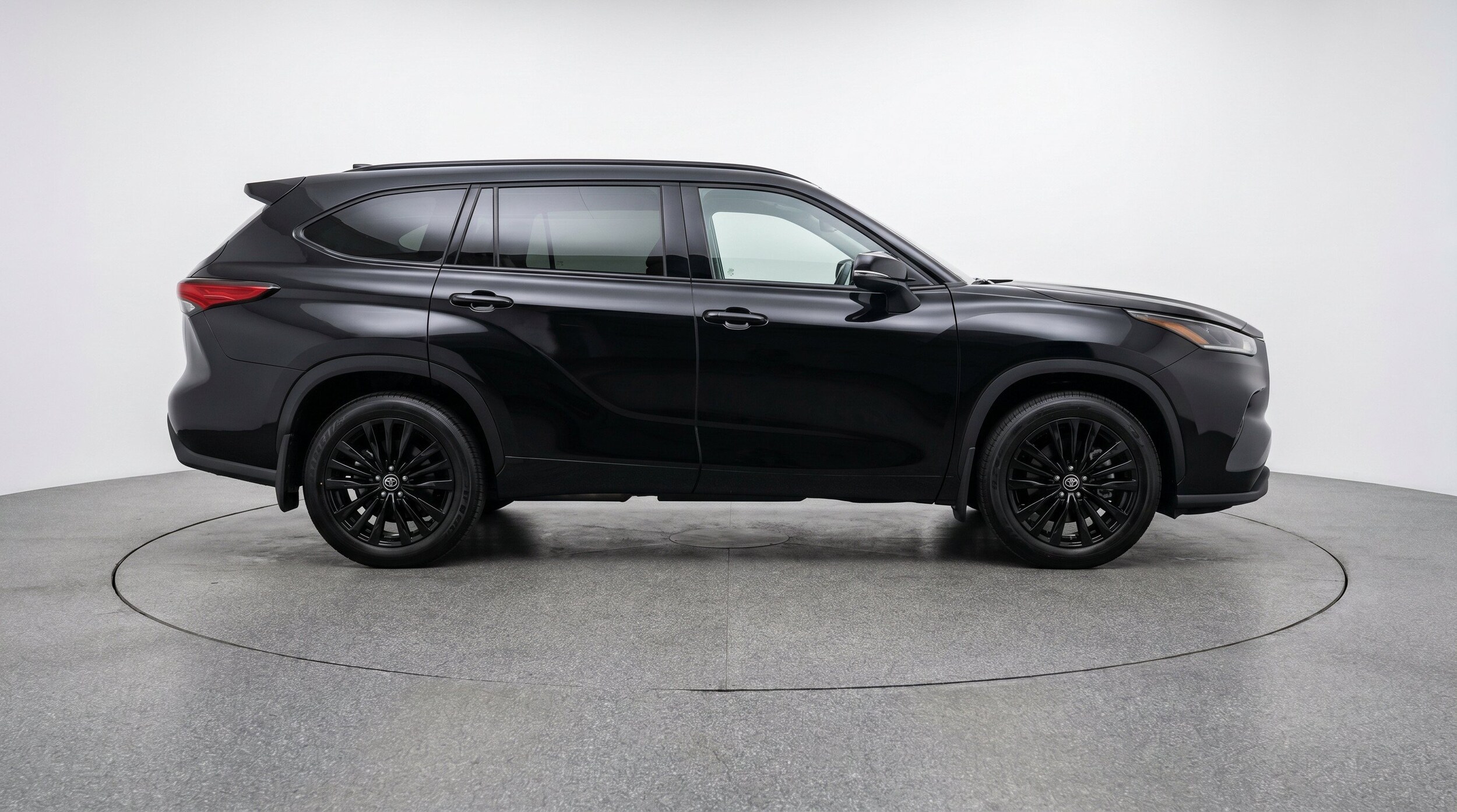 Thumbnail: 2025 Toyota Highlander - 11