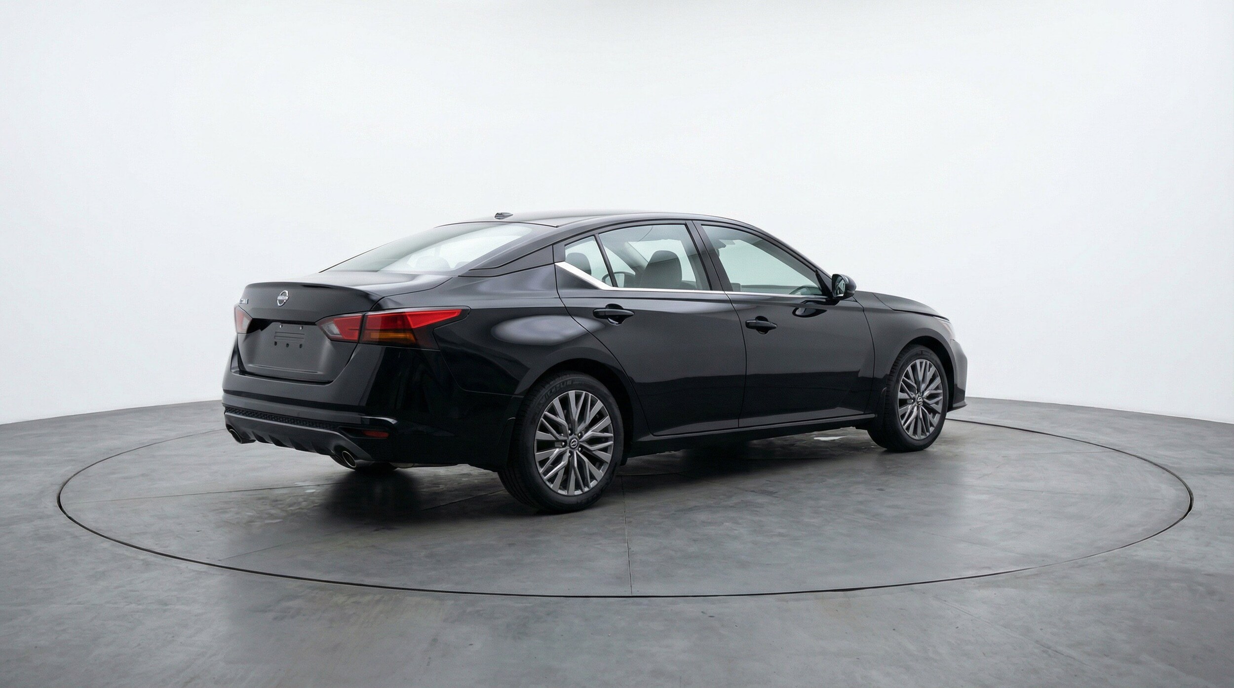 Thumbnail: 2025 Nissan Altima - 9