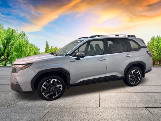 2025 Subaru Forester Premium photo 3