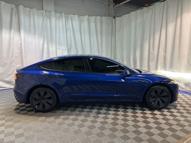2025 Tesla Model 3 Long Range photo 3