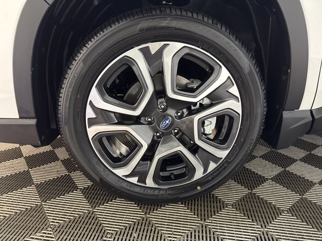 2026 Subaru Ascent Limited - Photo 10