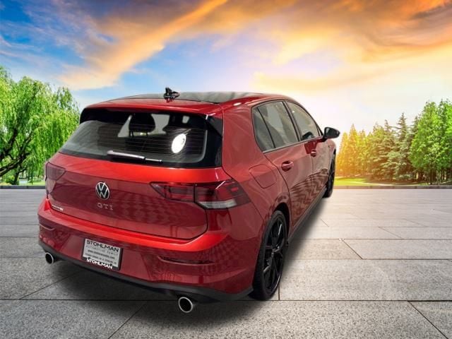 2024 Volkswagen Golf GTI 380 Autobahn photo 3