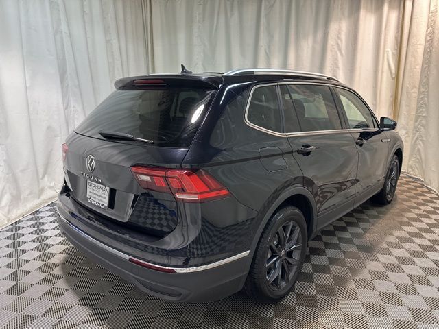 2022 Volkswagen Tiguan SE photo 3