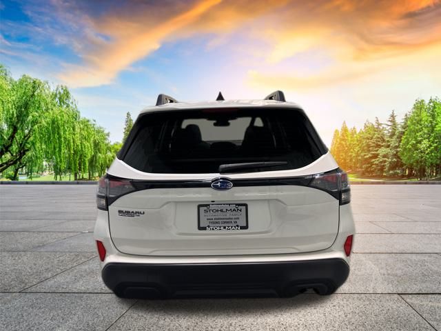 2025 Subaru Forester Premium photo 4