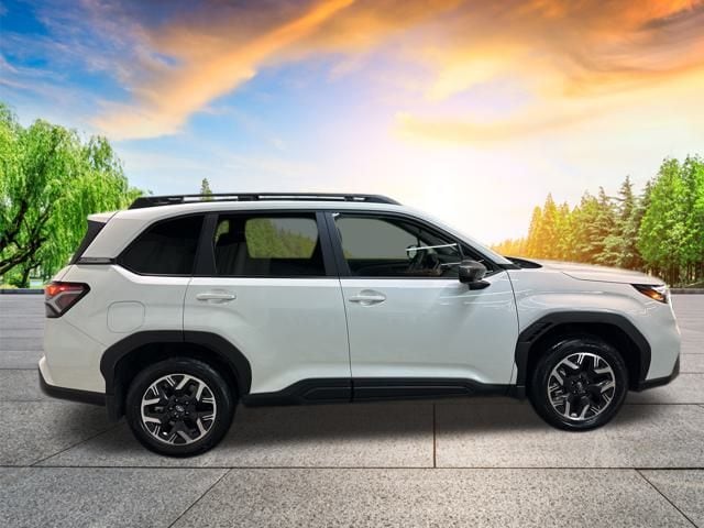 2025 Subaru Forester Premium photo 2
