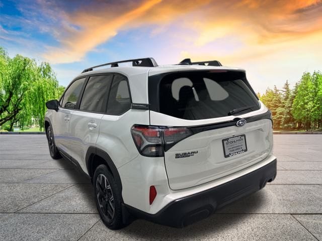 2025 Subaru Forester Premium photo 5