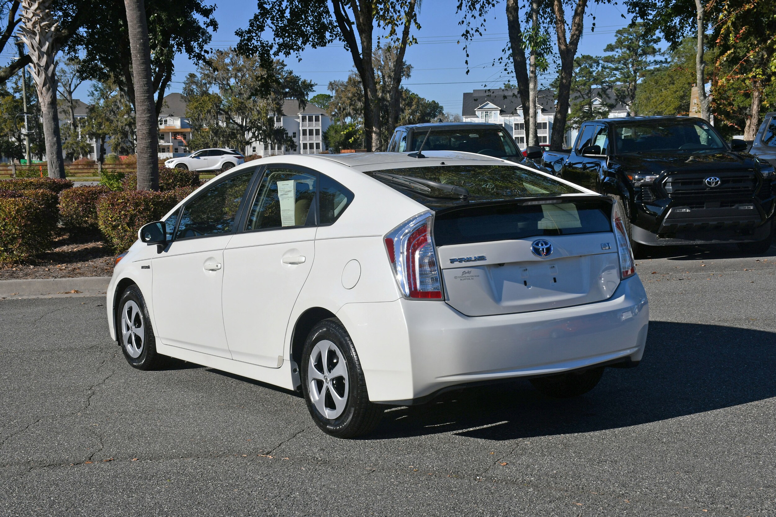 2014 Toyota Prius Five photo 2