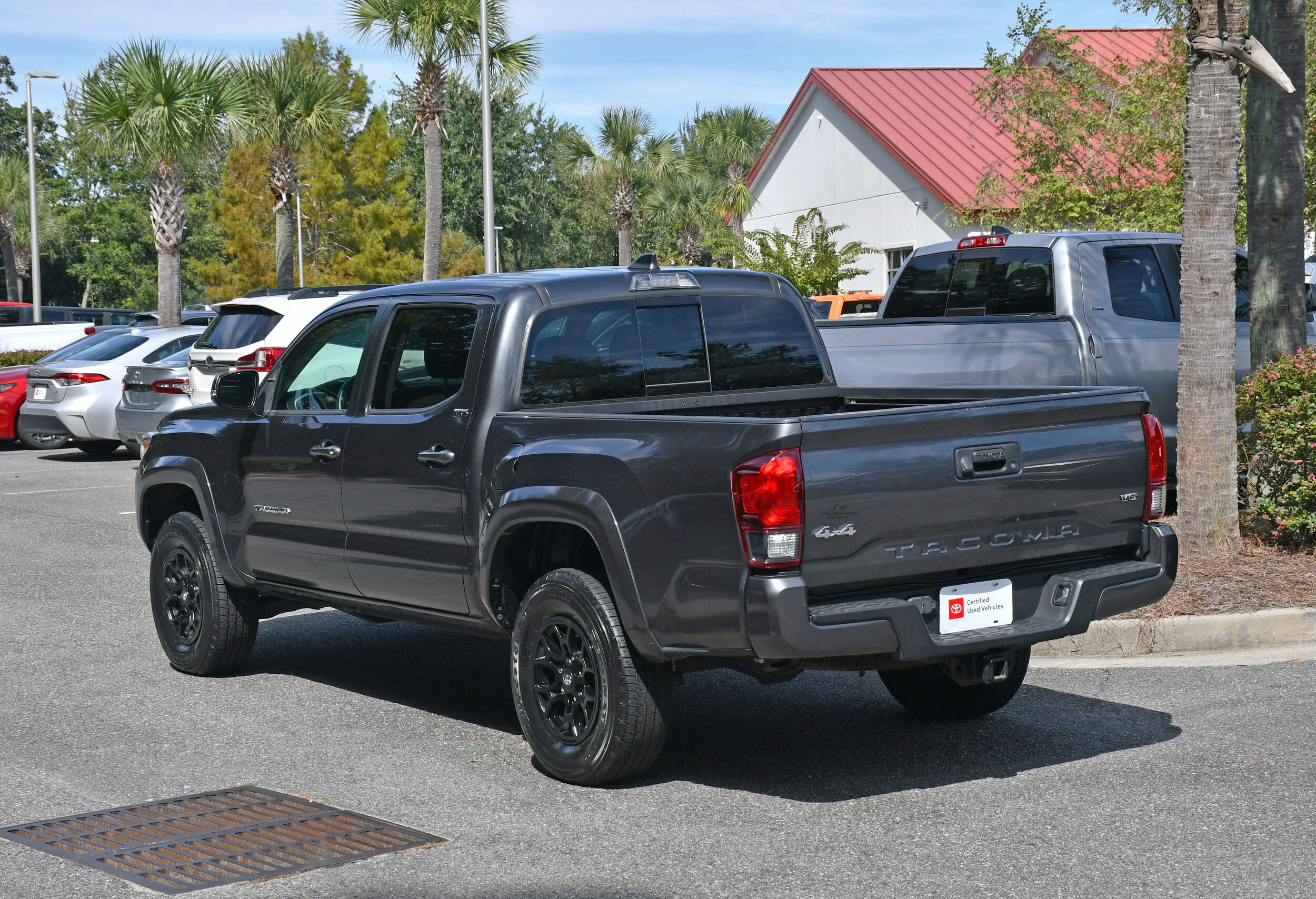 2022 Toyota Tacoma SR5 Double Cab V6 photo 2