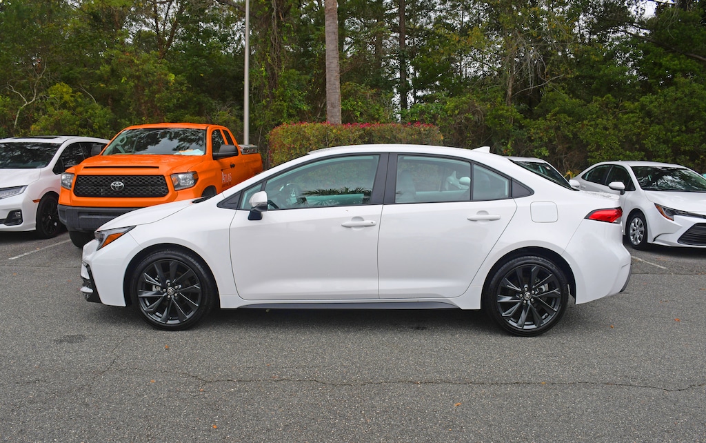 Used 2025 Toyota Corolla SE SE CVT