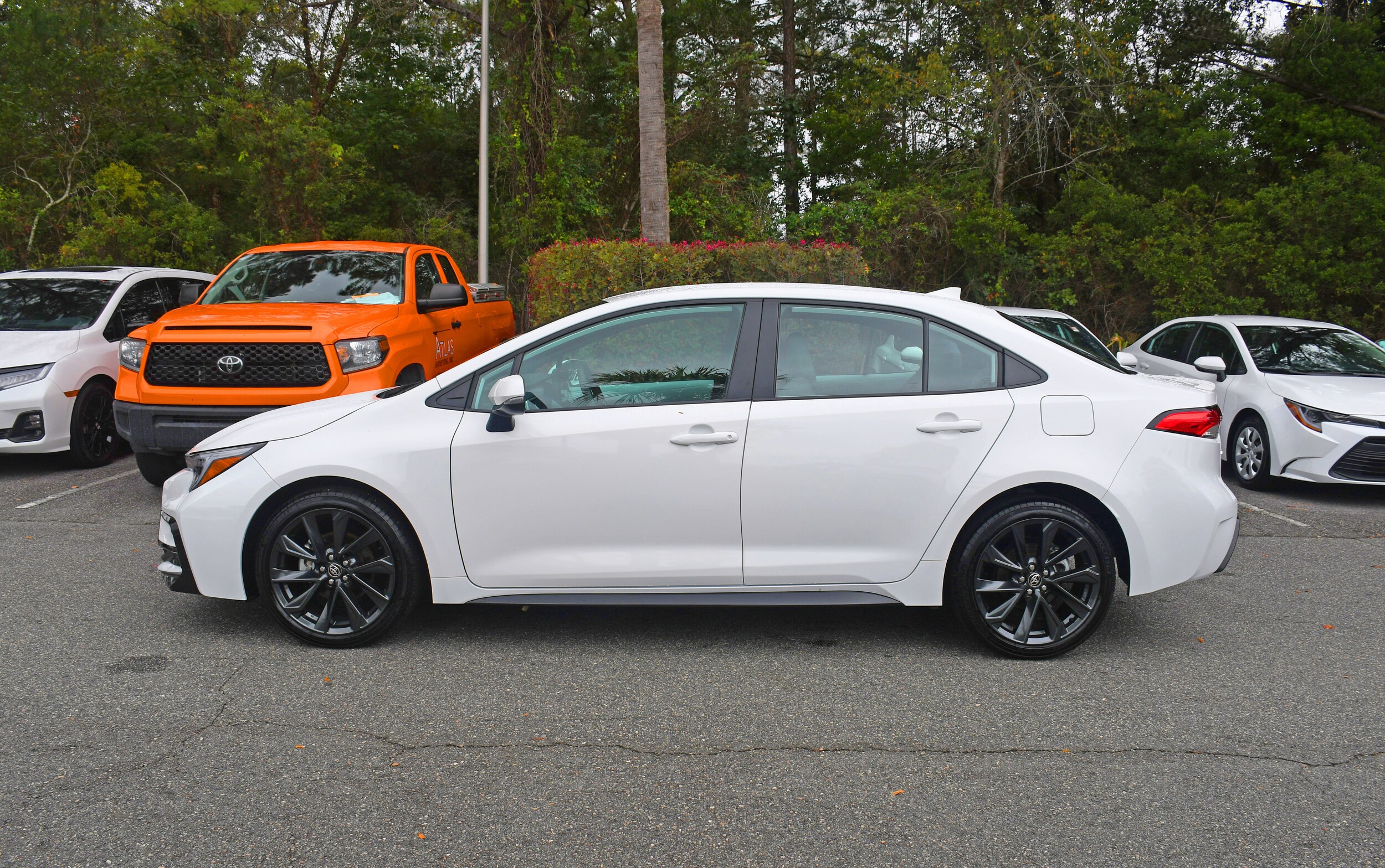 2025 Toyota Corolla SE photo 2