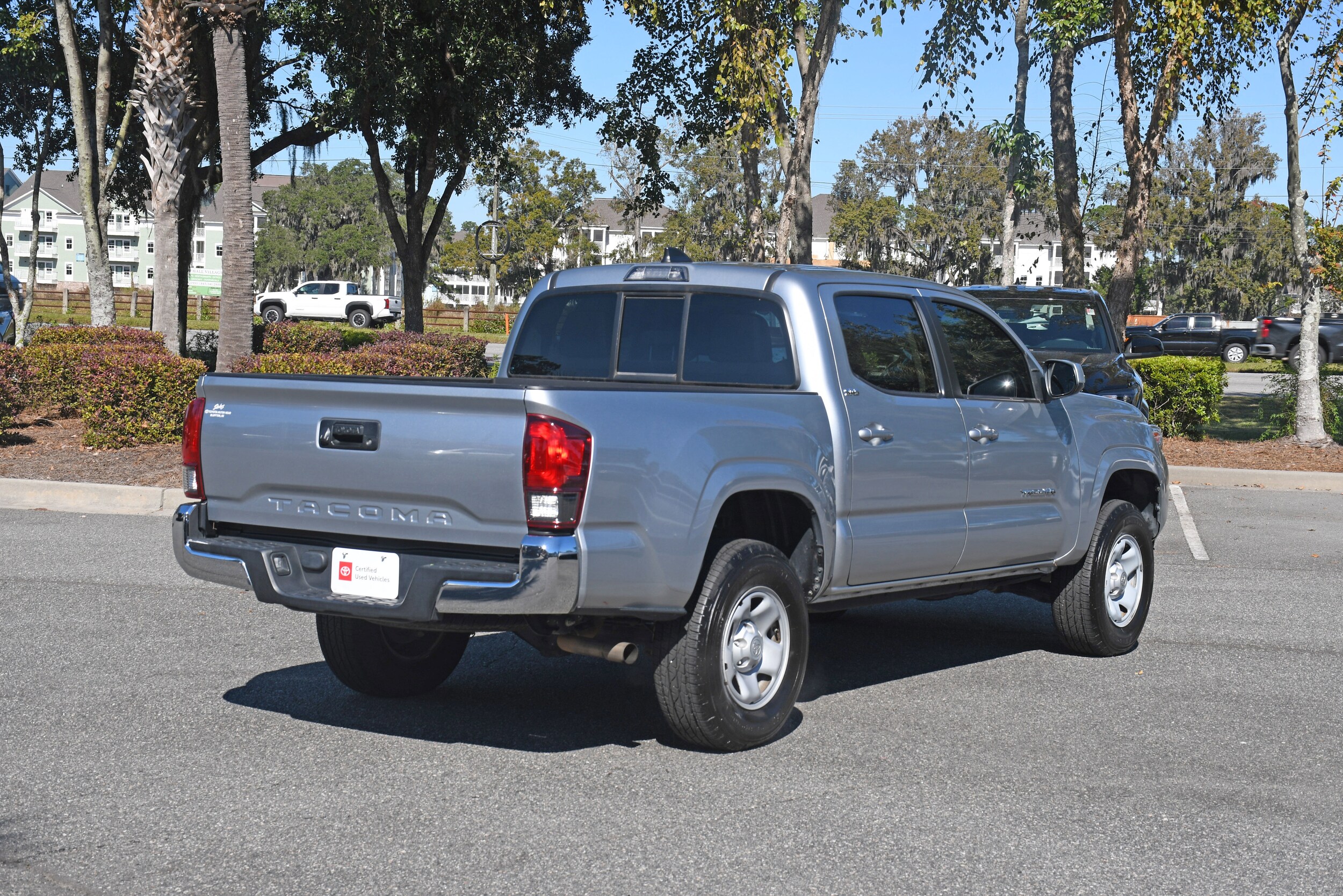 2022 Toyota Tacoma SR5 Double Cab photo 3