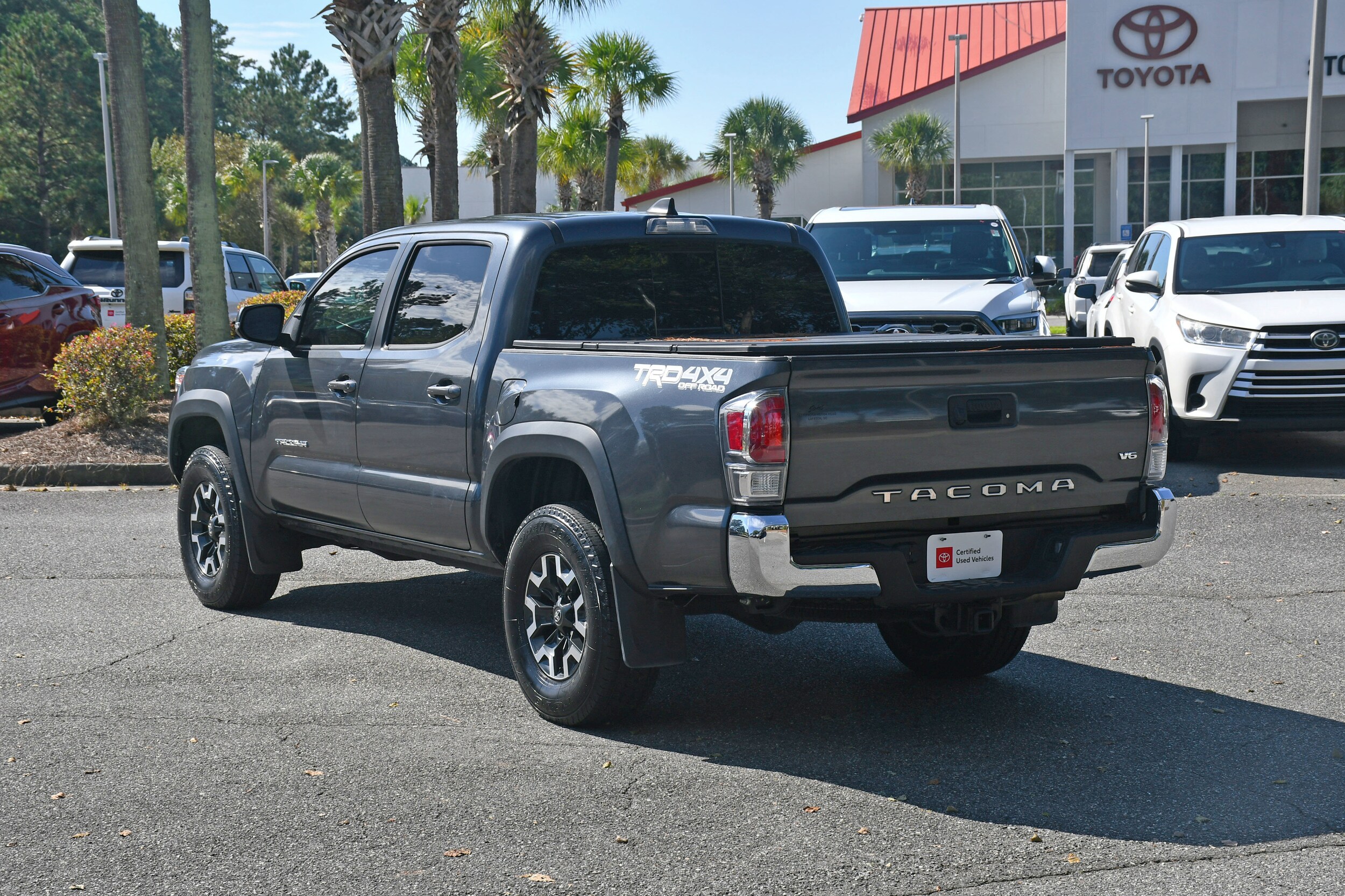 2022 Toyota Tacoma TRD Sport photo 2