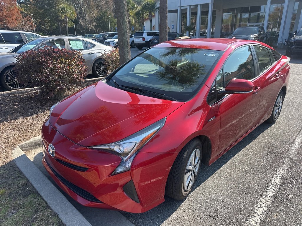 2016 Toyota Prius Three photo 2