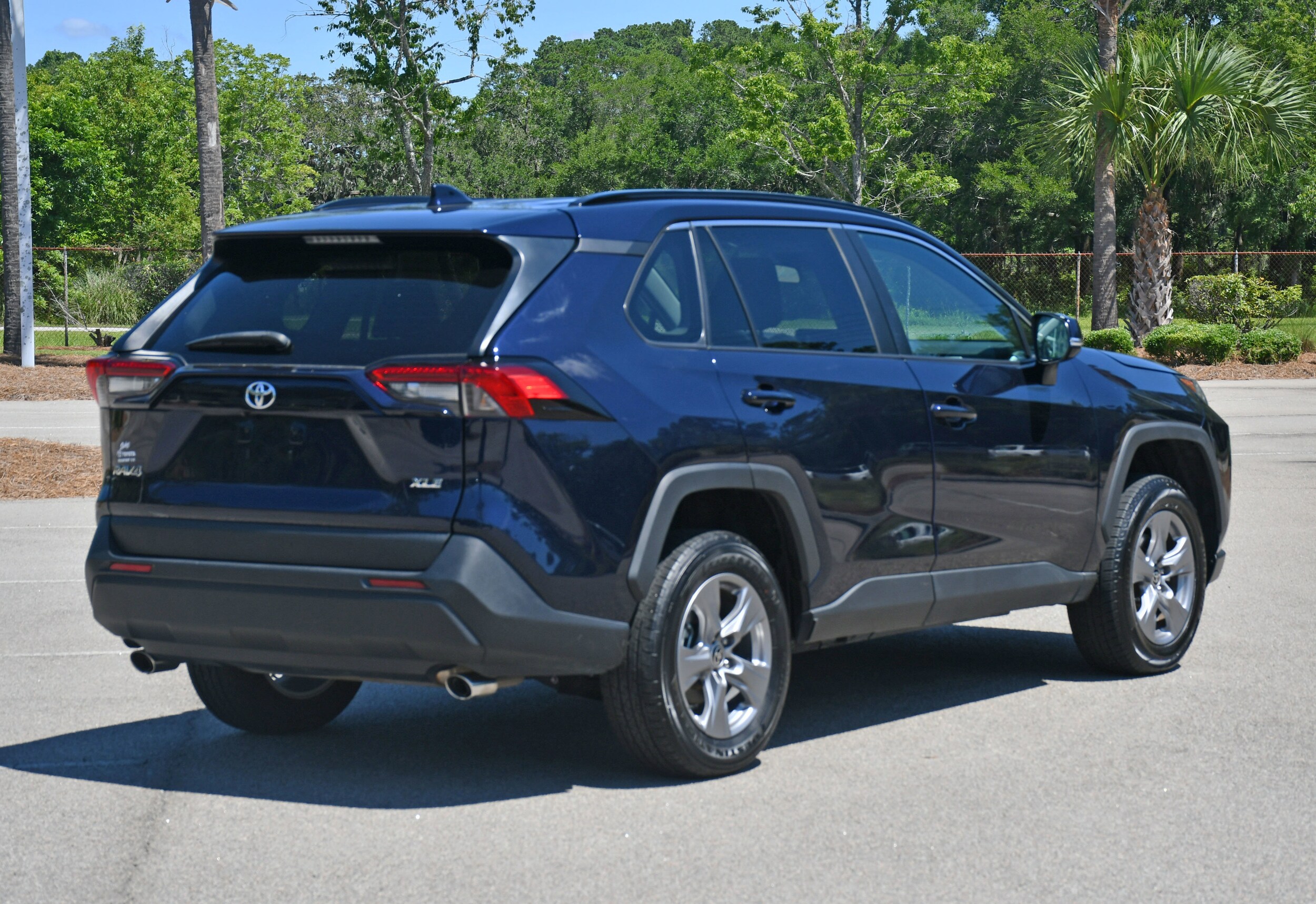 2024 Toyota RAV4 XLE photo 3