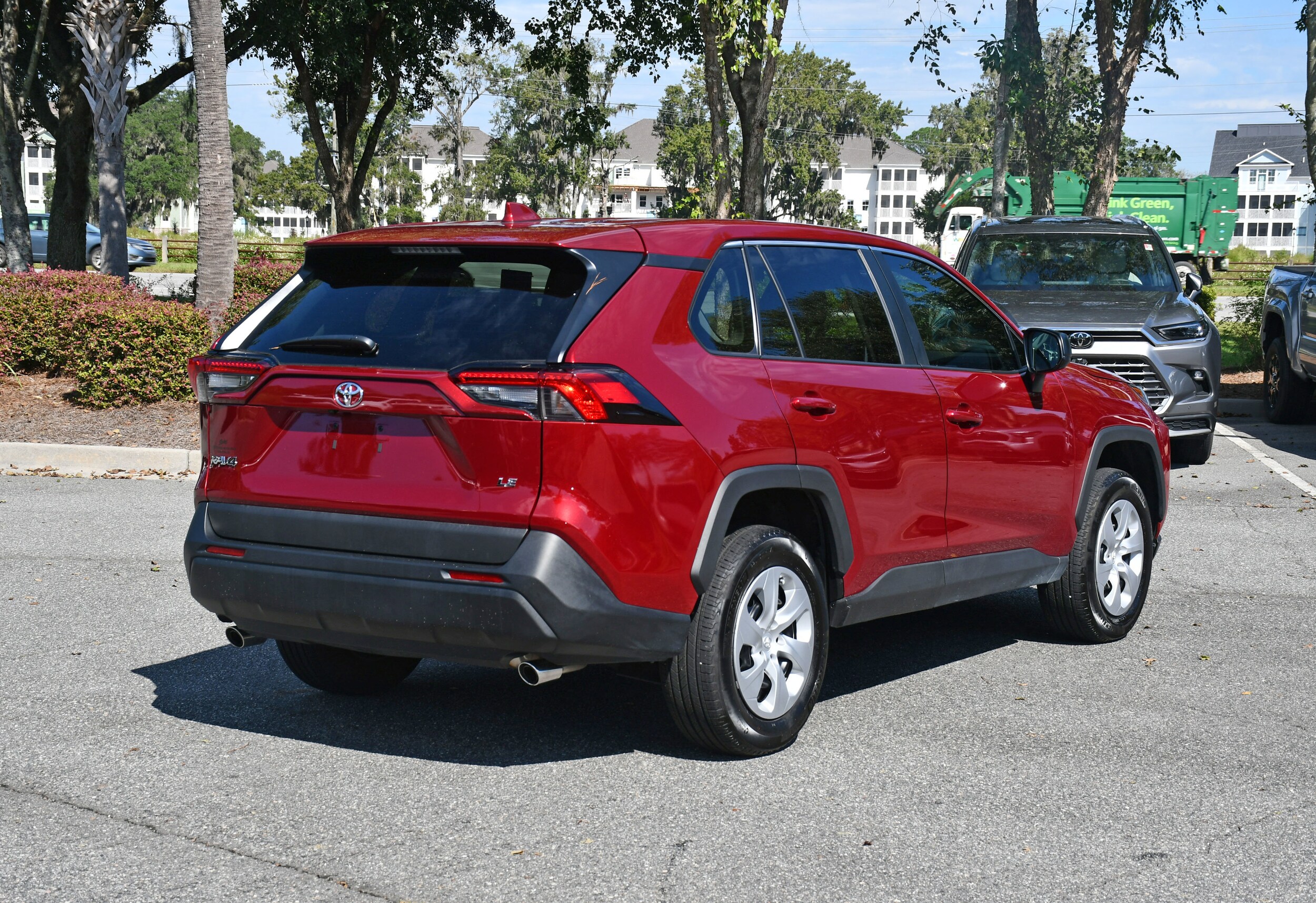 2024 Toyota RAV4 LE photo 4