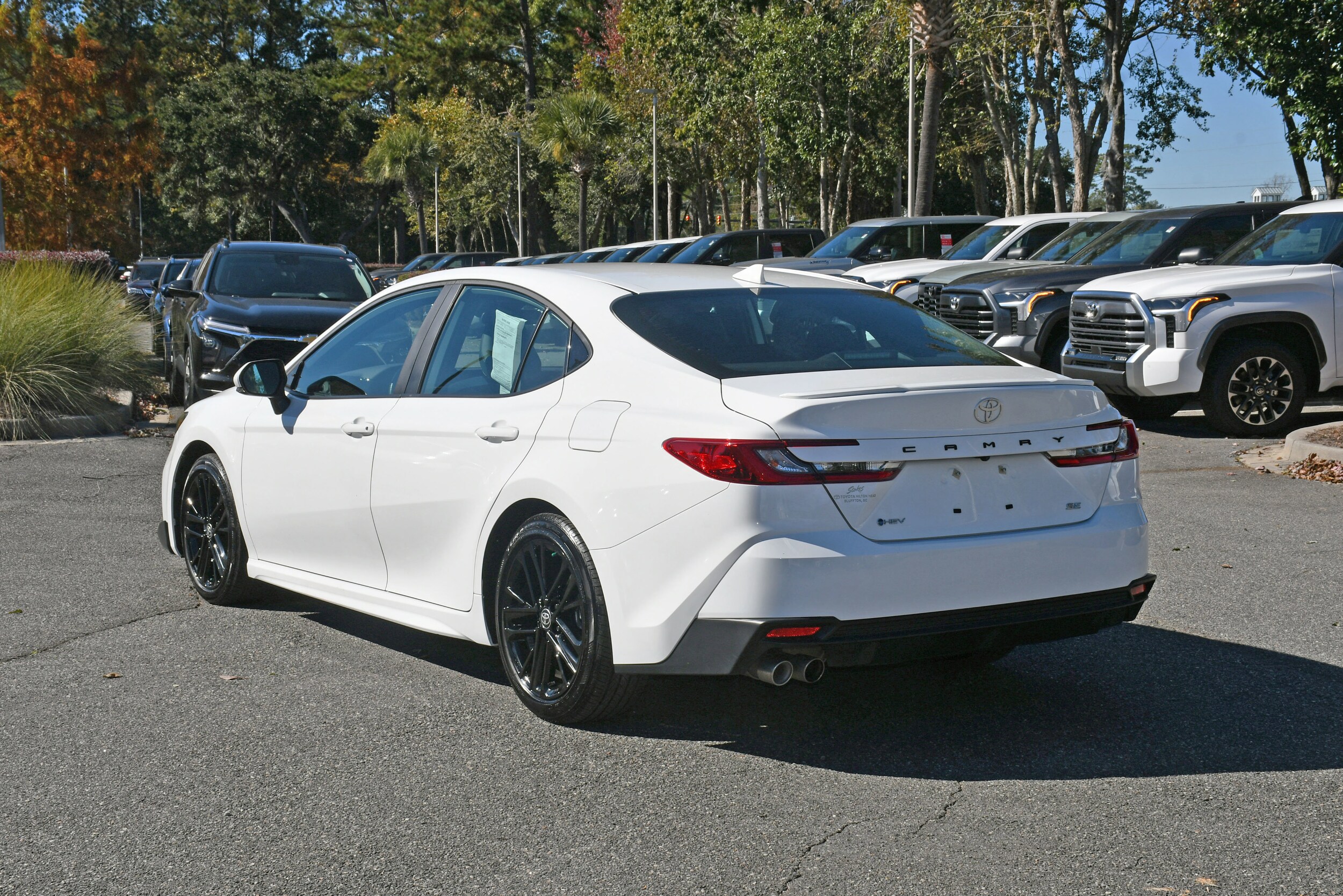 2025 Toyota Camry SE photo 3